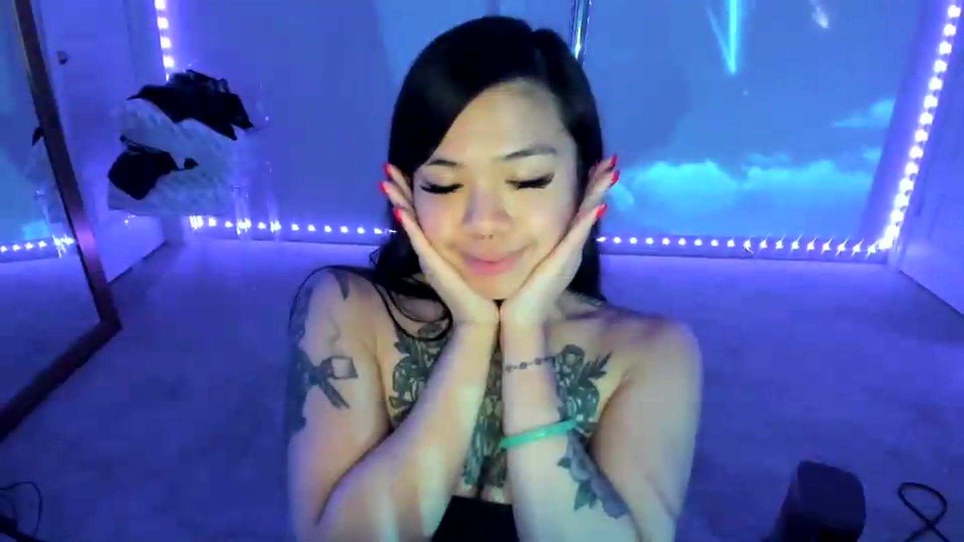 Gallery image thumbnail from dolllface's myfreecams stream on, 05/26/2026, 11:33 image 18 of 20