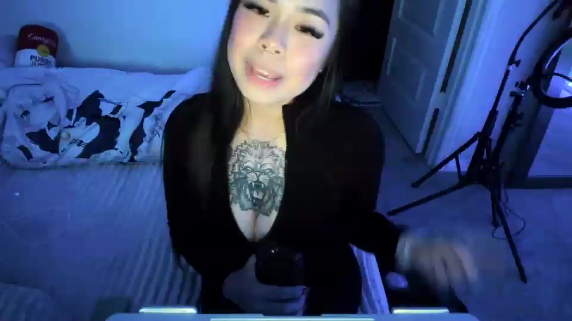 Gallery image thumbnail from dolllface's myfreecams stream on, 05/27/2026, 02:55 image 12 of 20