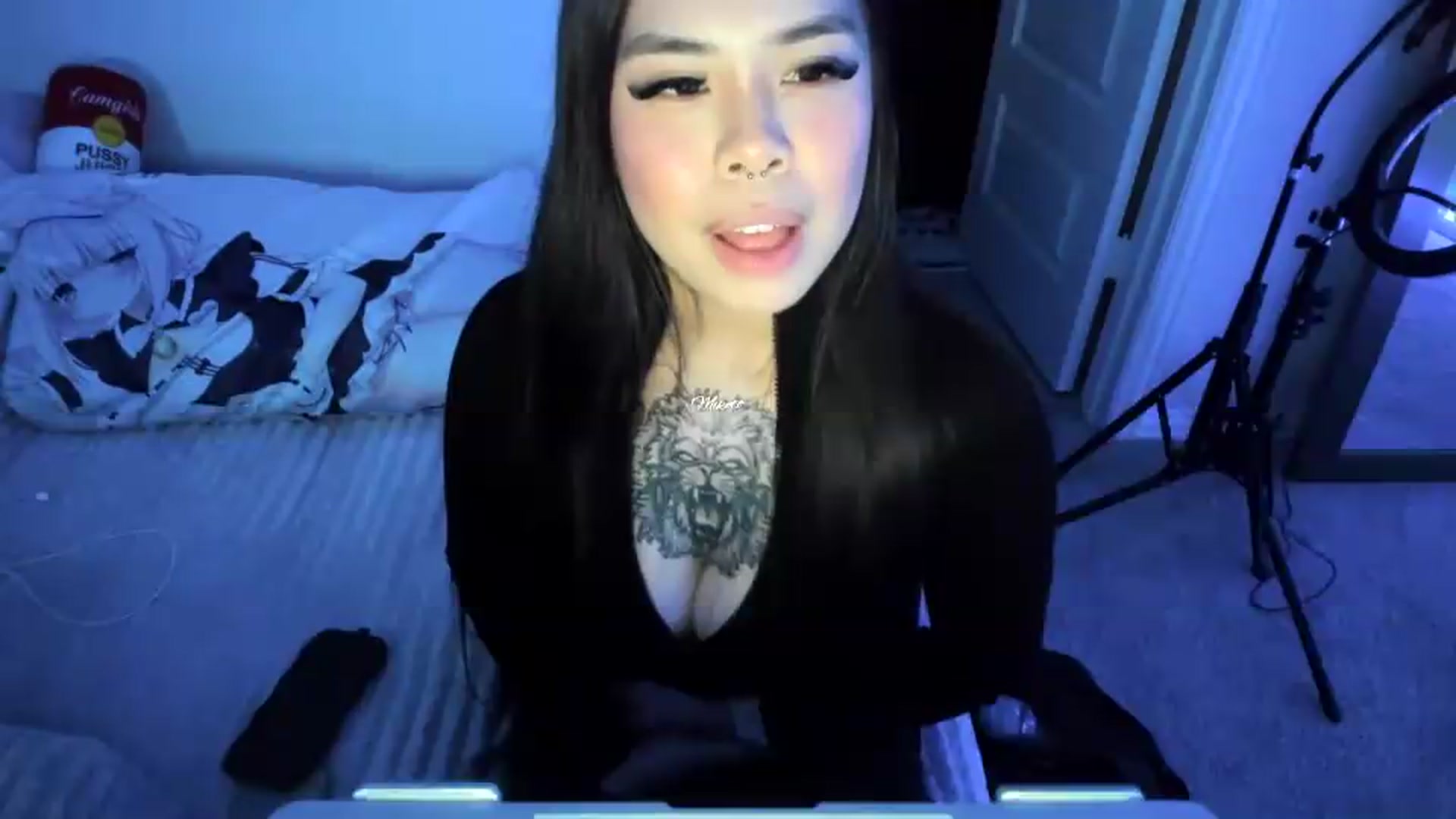 Gallery image thumbnail from dolllface's myfreecams stream on, 05/27/2026, 02:55 image 10 of 20