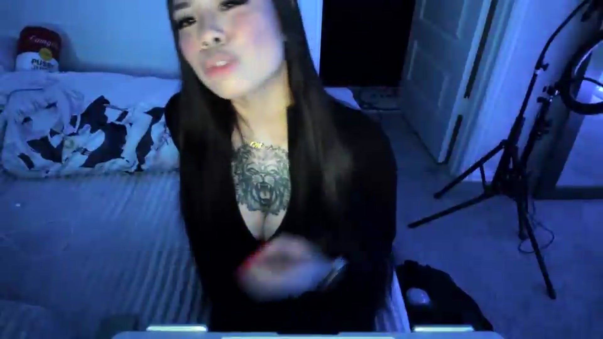 Gallery image thumbnail from dolllface's myfreecams stream on, 05/27/2026, 02:55 image 11 of 20