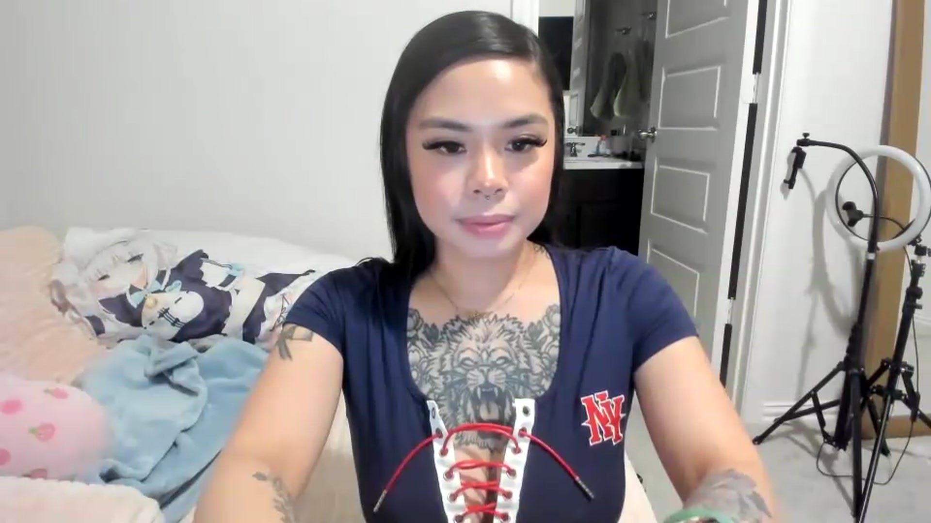 Gallery image thumbnail from dolllface's myfreecams stream on, 06/12/2026, 02:46 image 2 of 20