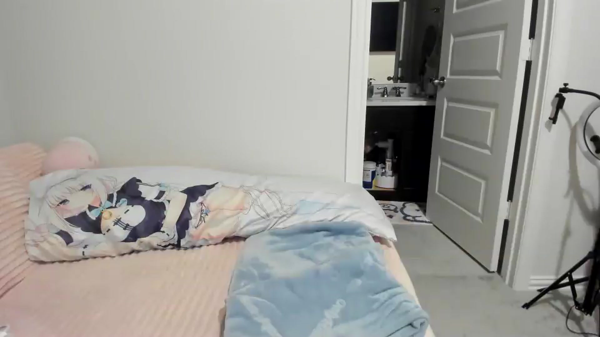 Gallery image thumbnail from dolllface's myfreecams stream on, 06/14/2026, 02:43 image 18 of 20