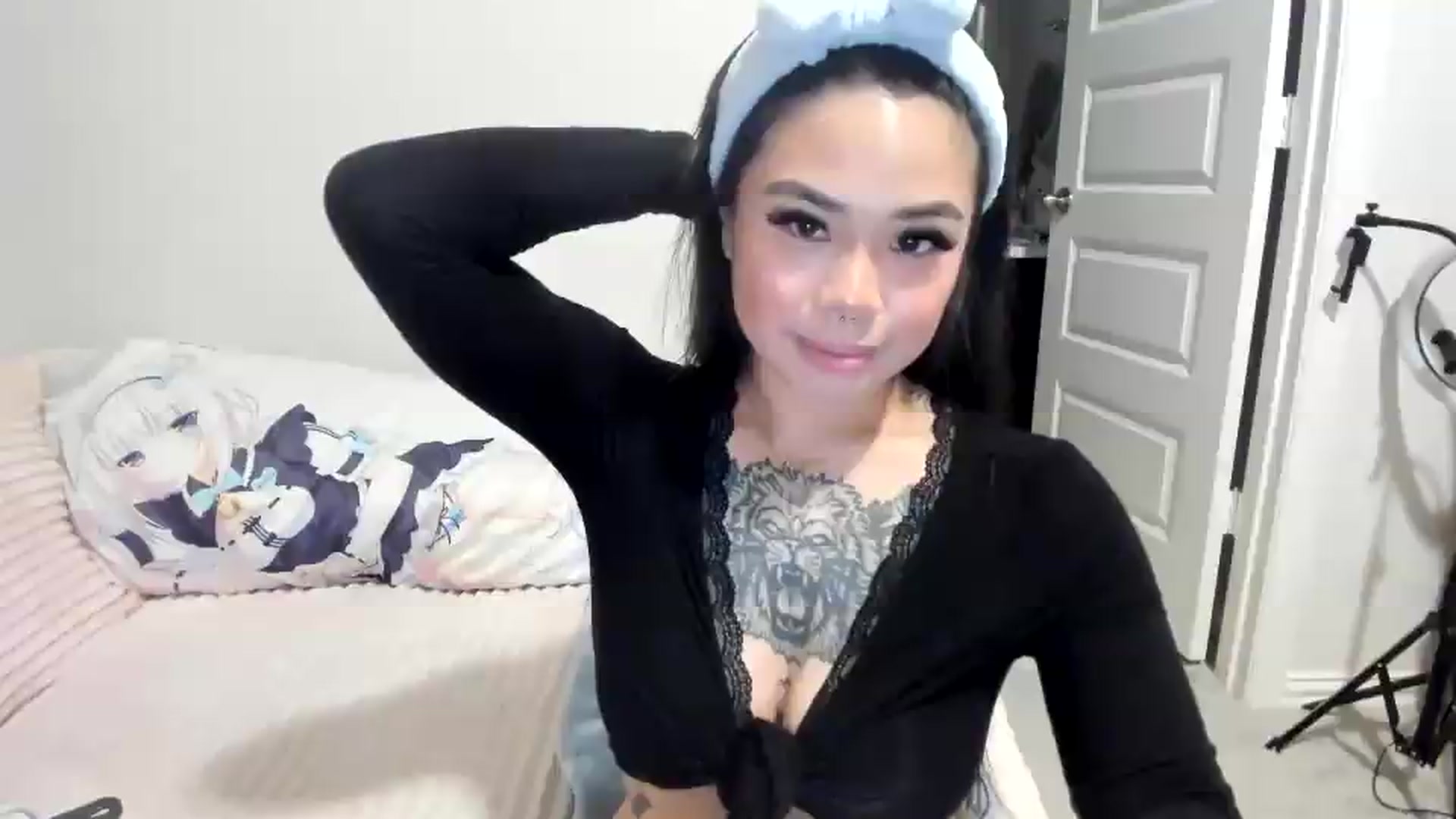 Gallery image thumbnail from dolllface's myfreecams stream on, 06/14/2026, 02:43 image 1 of 20