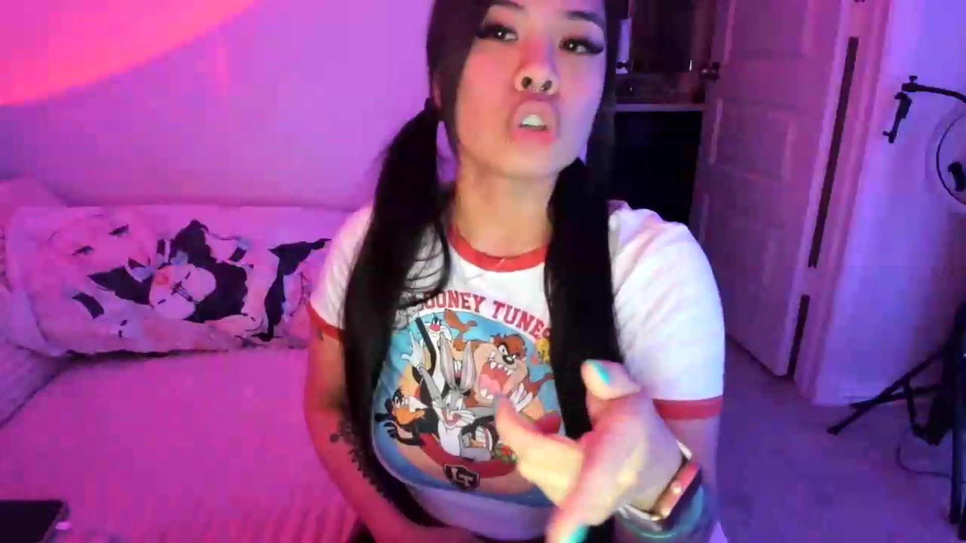 Gallery image thumbnail from dolllface's myfreecams stream on, 06/16/2026, 05:17 image 12 of 20