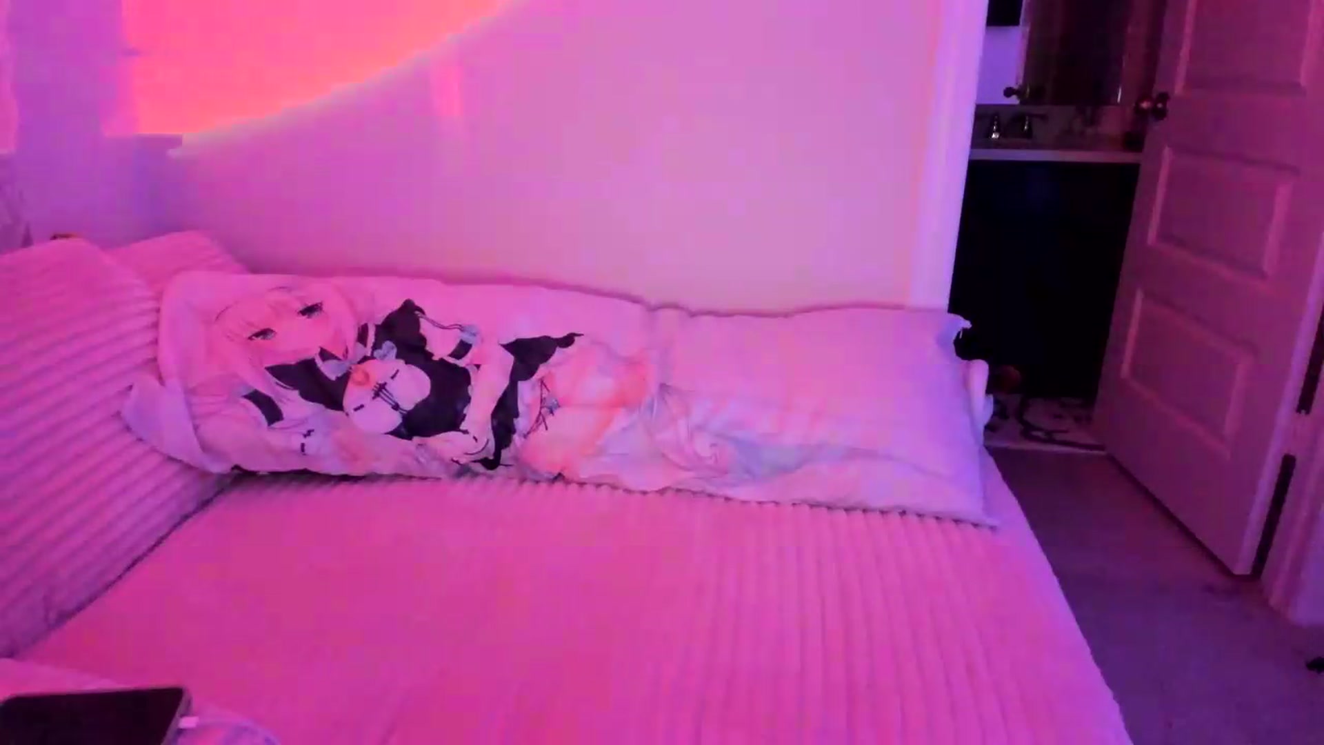 Gallery image thumbnail from dolllface's myfreecams stream on, 06/16/2026, 05:17 image 17 of 20