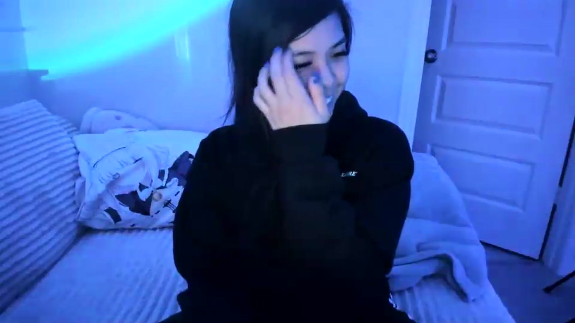 Gallery image thumbnail from dolllface's myfreecams stream on, 06/24/2026, 07:09 image 18 of 20