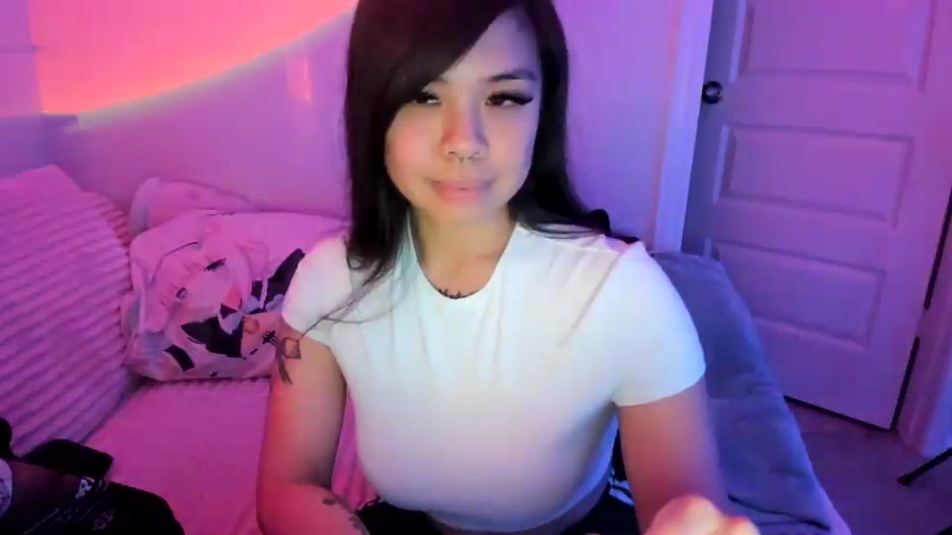 Gallery image thumbnail from dolllface's myfreecams stream on, 06/24/2026, 07:09 image 5 of 20