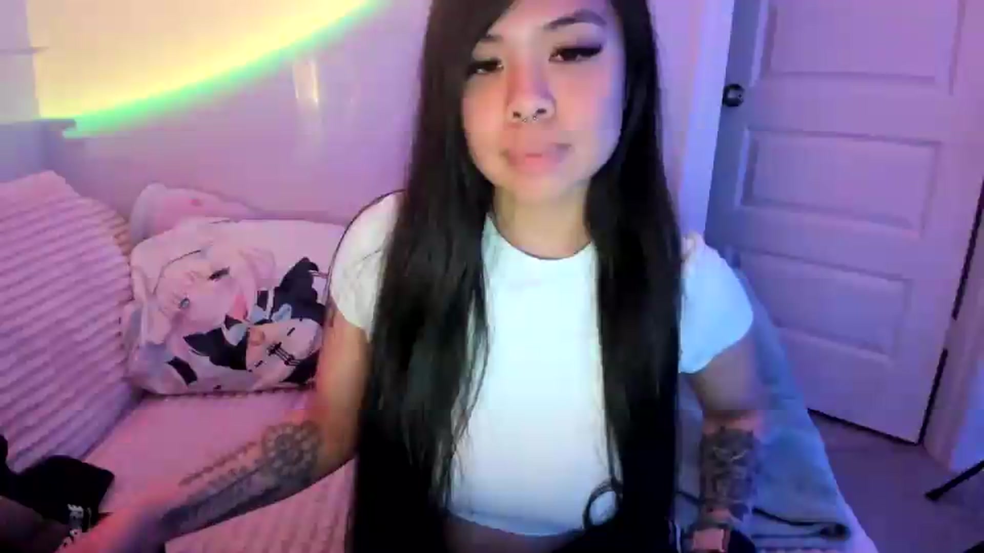 Gallery image thumbnail from dolllface's myfreecams stream on, 06/24/2026, 07:09 image 4 of 20