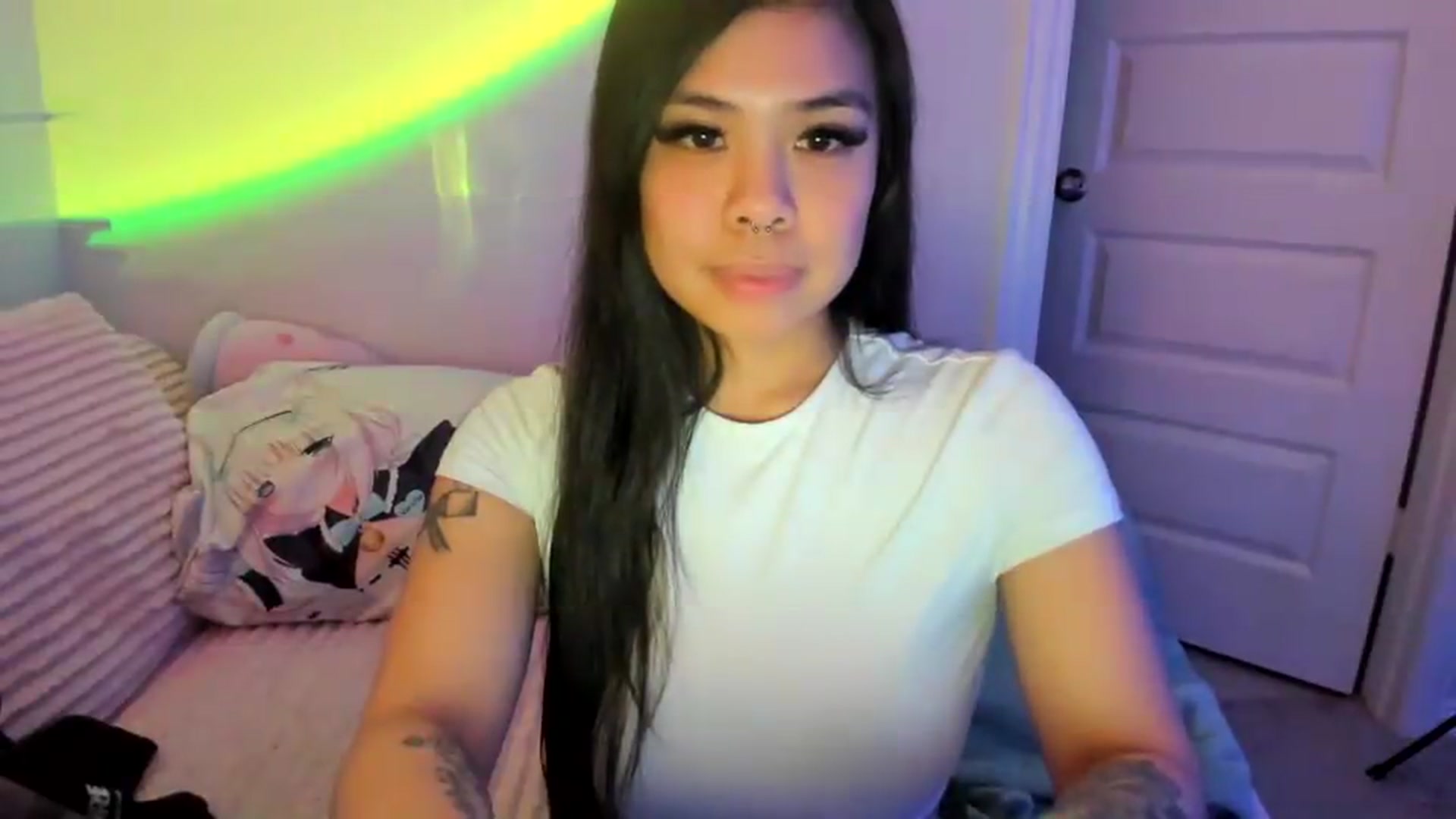 Gallery image thumbnail from dolllface's myfreecams stream on, 06/24/2026, 07:09 image 3 of 20