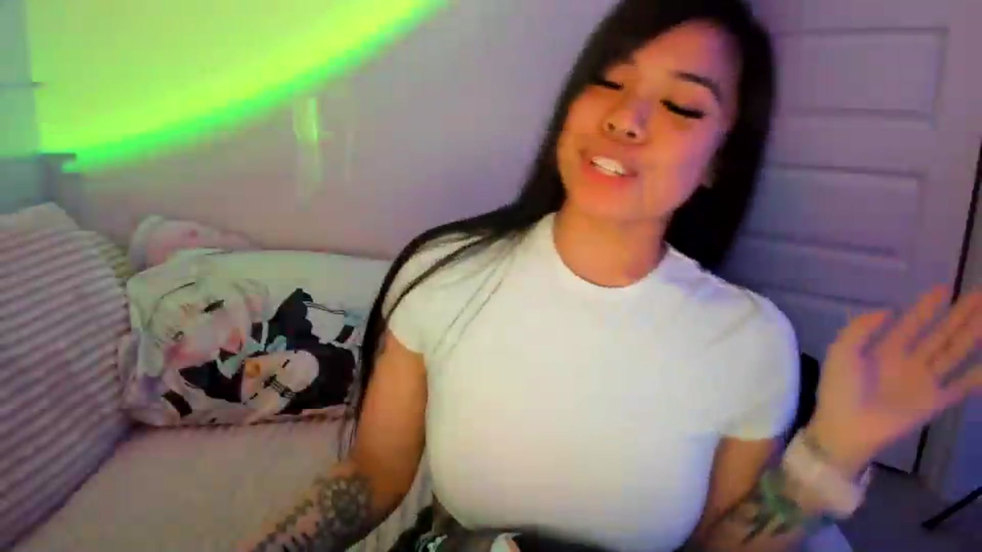 Gallery image thumbnail from dolllface's myfreecams stream on, 06/24/2026, 07:09 image 2 of 20