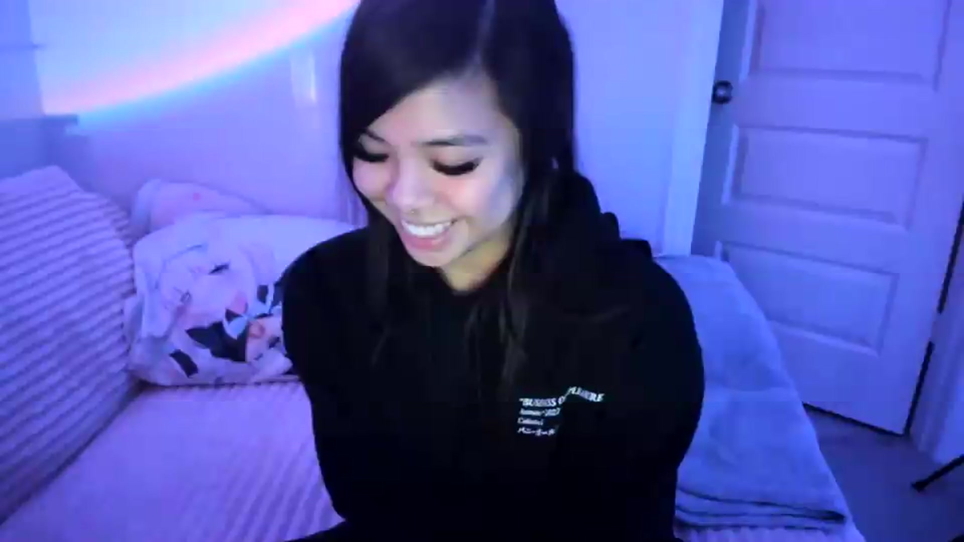 Gallery image thumbnail from dolllface's myfreecams stream on, 06/24/2026, 07:09 image 16 of 20