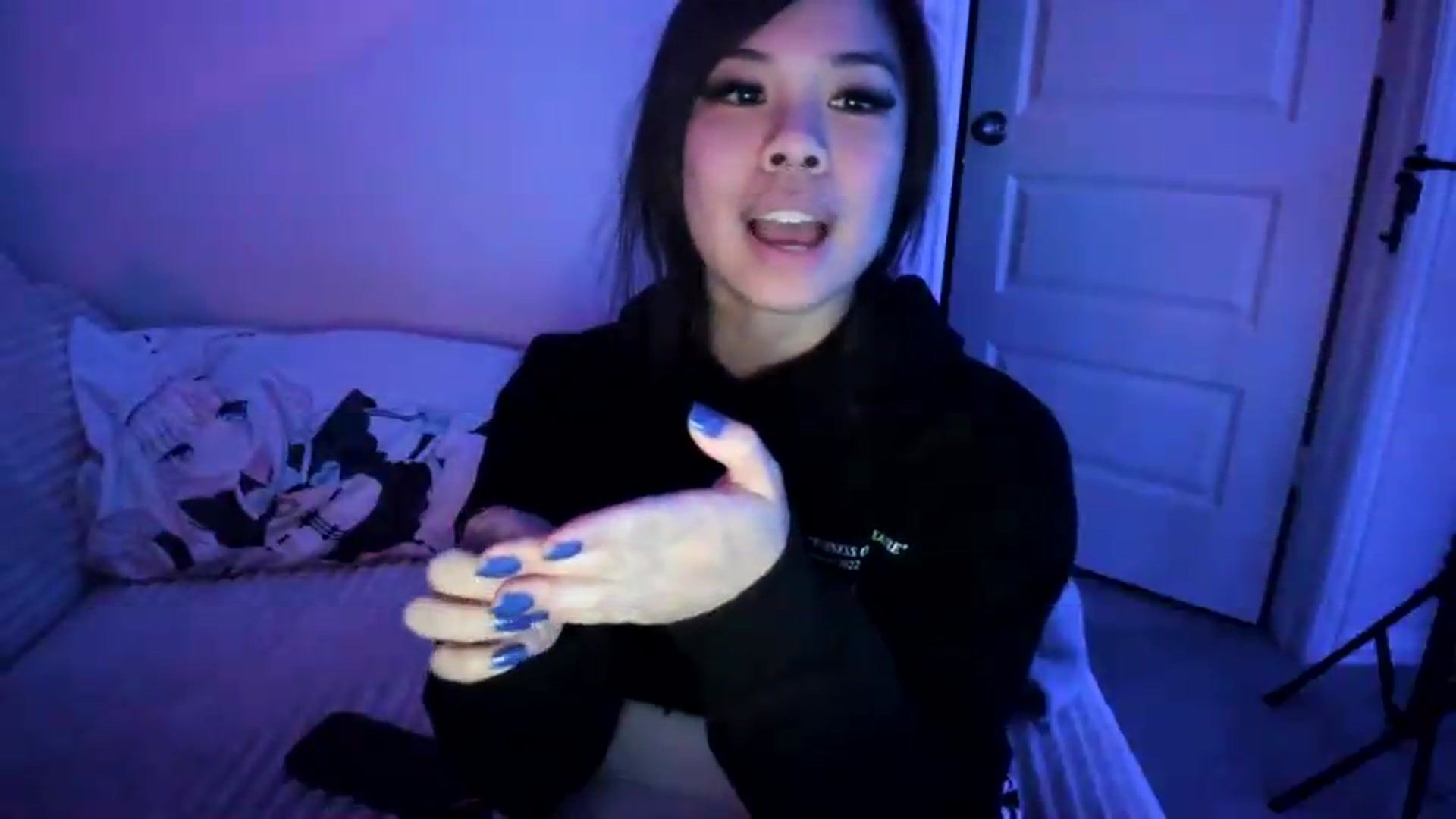 Gallery image thumbnail from dolllface's myfreecams stream on, 06/24/2026, 09:02 image 10 of 20