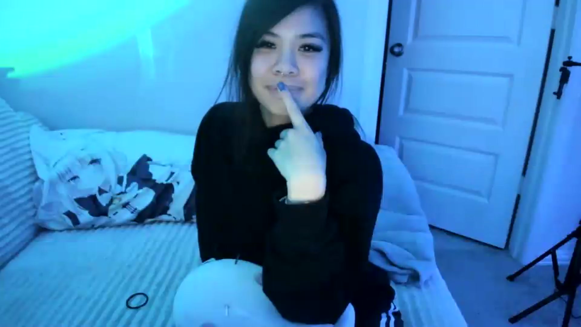 Gallery image thumbnail from dolllface's myfreecams stream on, 06/24/2026, 09:02 image 15 of 20