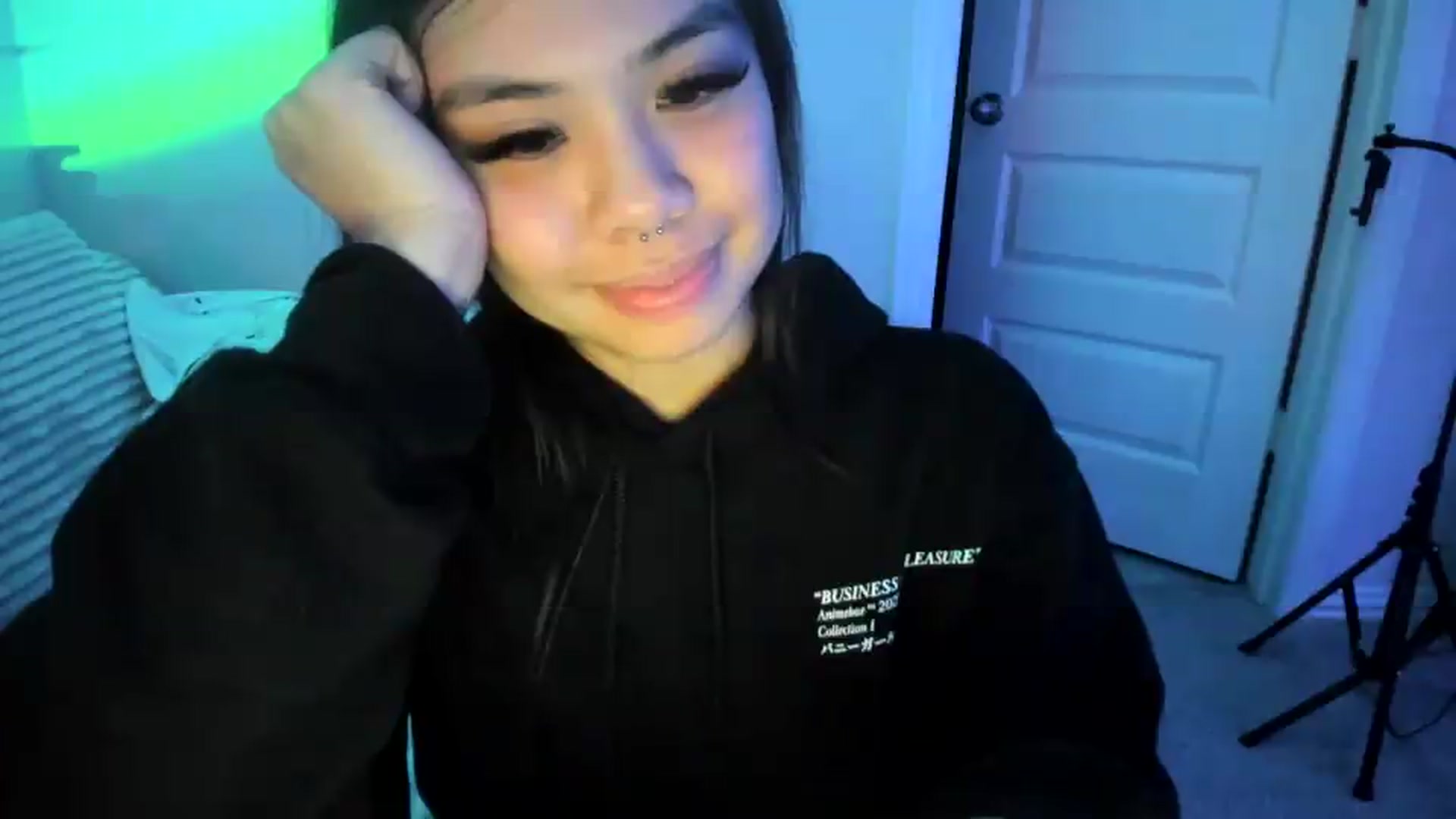 Gallery image thumbnail from dolllface's myfreecams stream on, 06/24/2026, 09:02 image 8 of 20