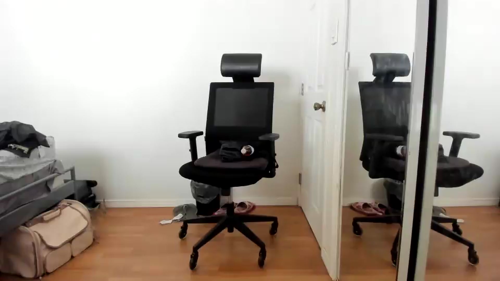 Gallery image thumbnail from dolllface's myfreecams stream on, 06/28/2026, 19:39 image 14 of 20