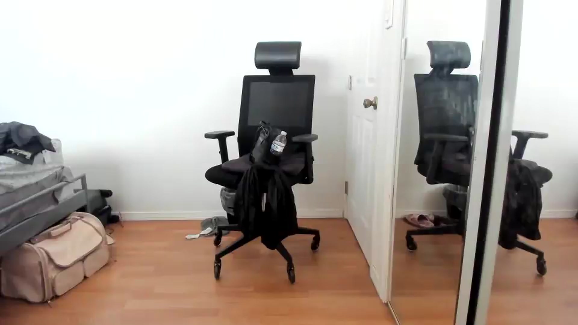 Gallery image thumbnail from dolllface's myfreecams stream on, 06/28/2026, 19:39 image 18 of 20