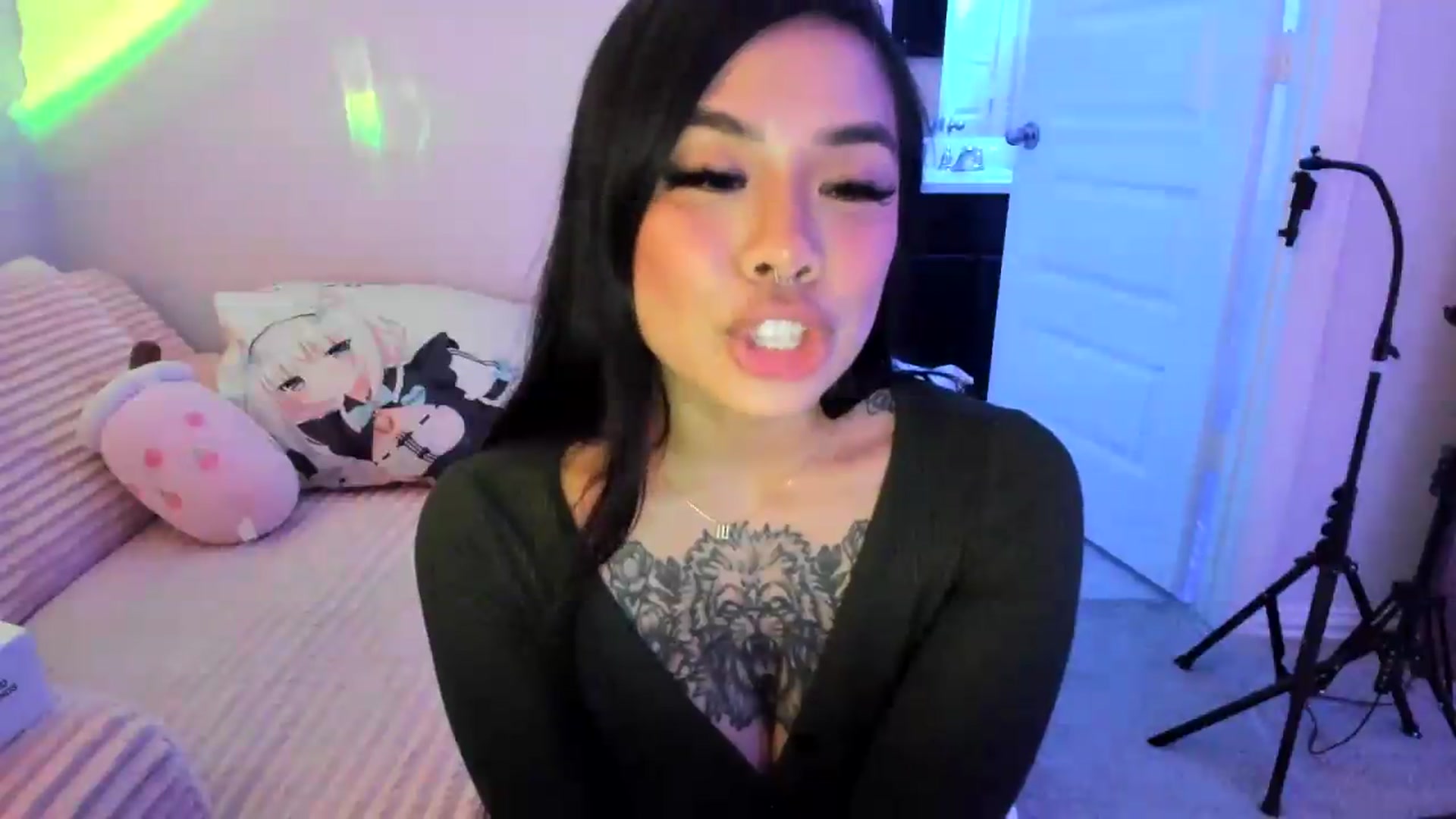 Gallery image thumbnail from dolllface's myfreecams stream on, 07/03/2026, 10:36 image 18 of 20