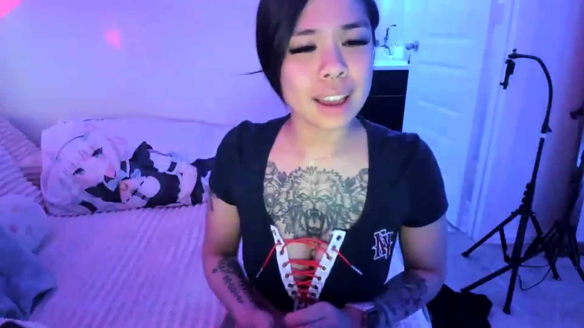 Gallery image thumbnail from dolllface's myfreecams stream on, 07/04/2026, 11:34 image 16 of 20