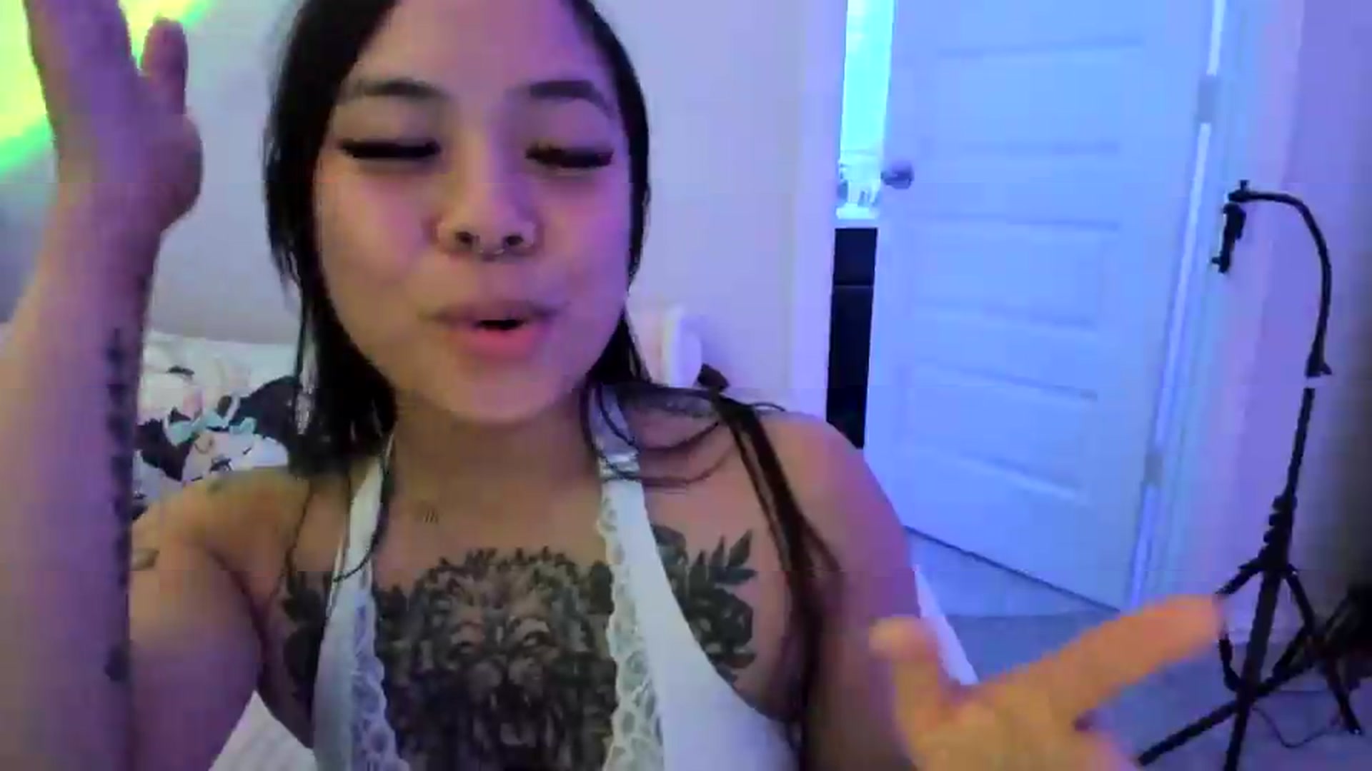 Gallery image thumbnail from dolllface's myfreecams stream on, 07/05/2026, 10:24 image 7 of 20