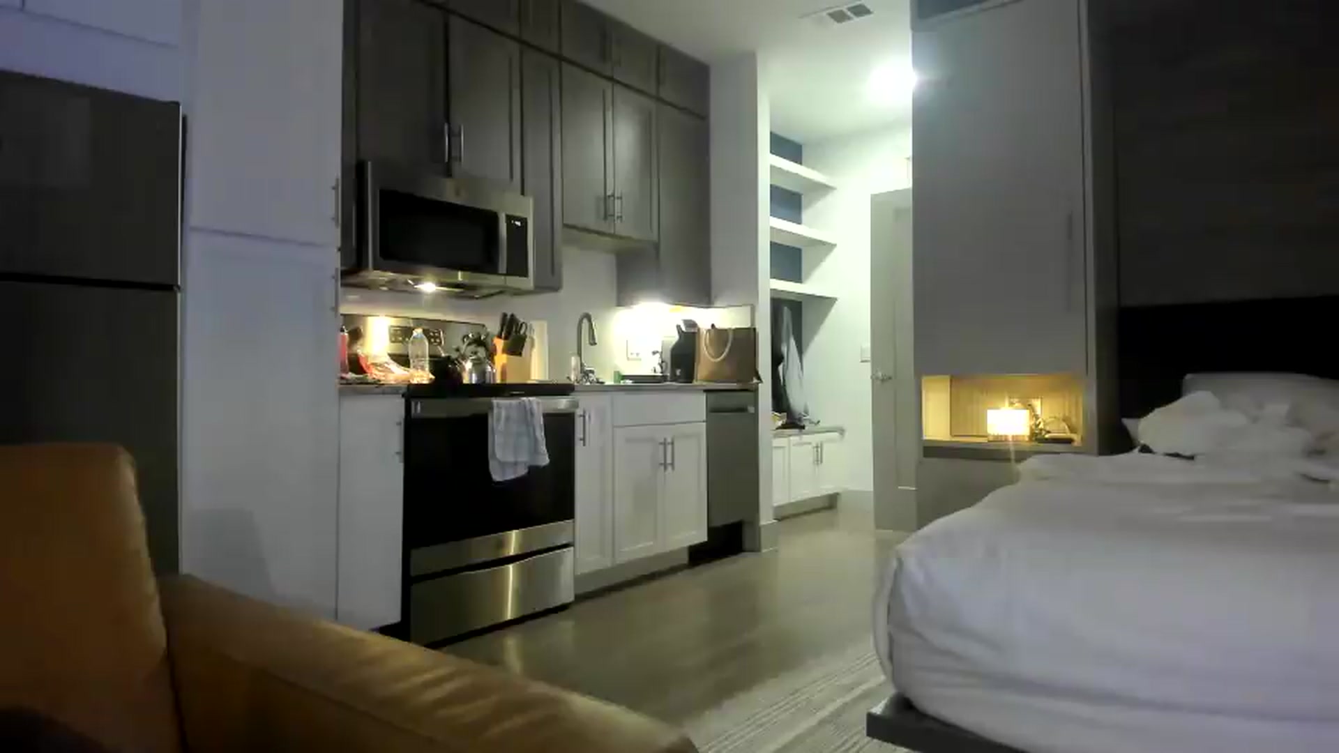Gallery image thumbnail from dolllface's myfreecams stream on, 07/16/2026, 24:57 image 17 of 20