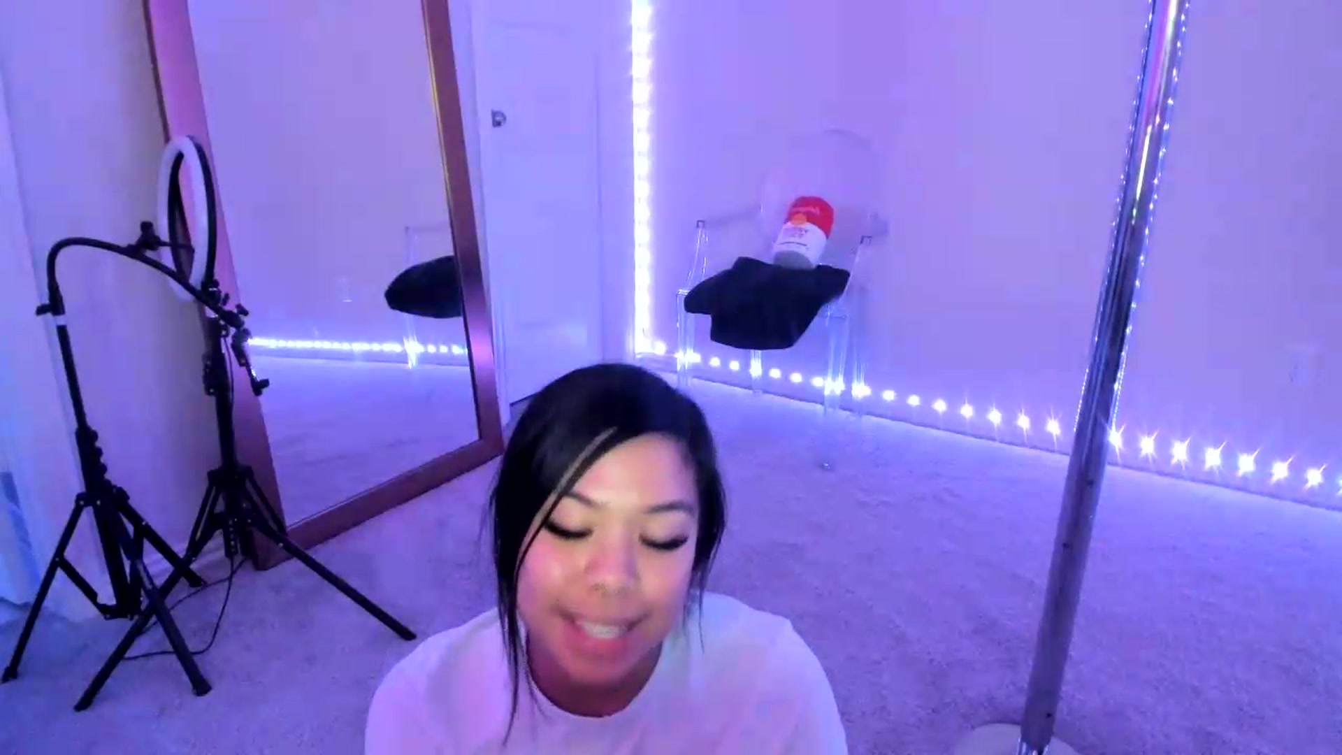 Gallery image thumbnail from dolllface's myfreecams stream on, 07/17/2026, 09:31 image 14 of 20