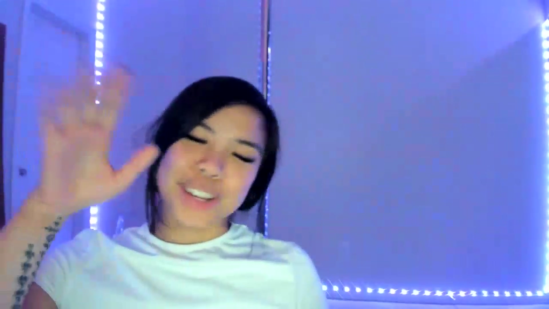 Gallery image thumbnail from dolllface's myfreecams stream on, 07/17/2026, 11:37 image 7 of 20