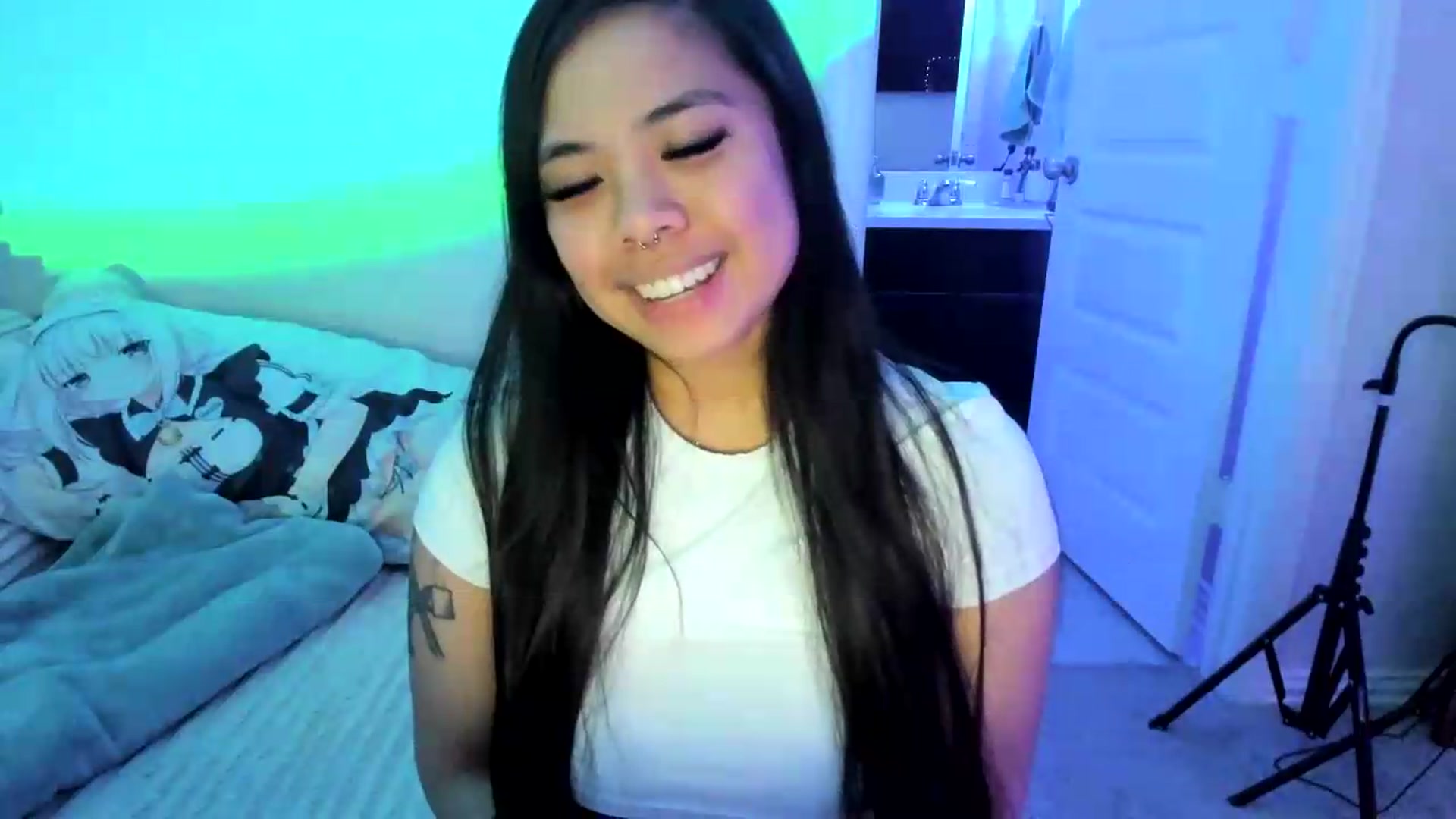 Gallery image thumbnail from dolllface's myfreecams stream on, 07/17/2026, 11:37 image 18 of 20