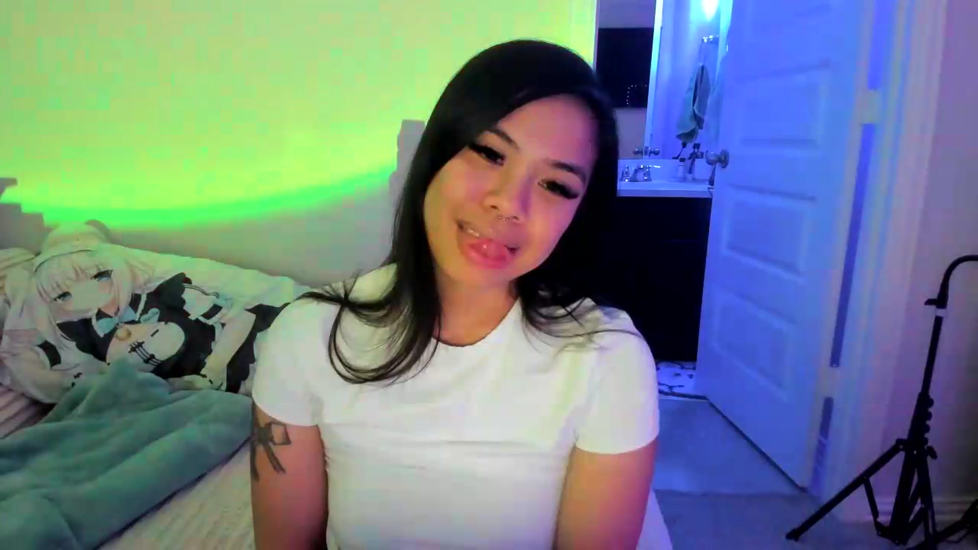 Gallery image thumbnail from dolllface's myfreecams stream on, 07/17/2026, 11:37 image 15 of 20