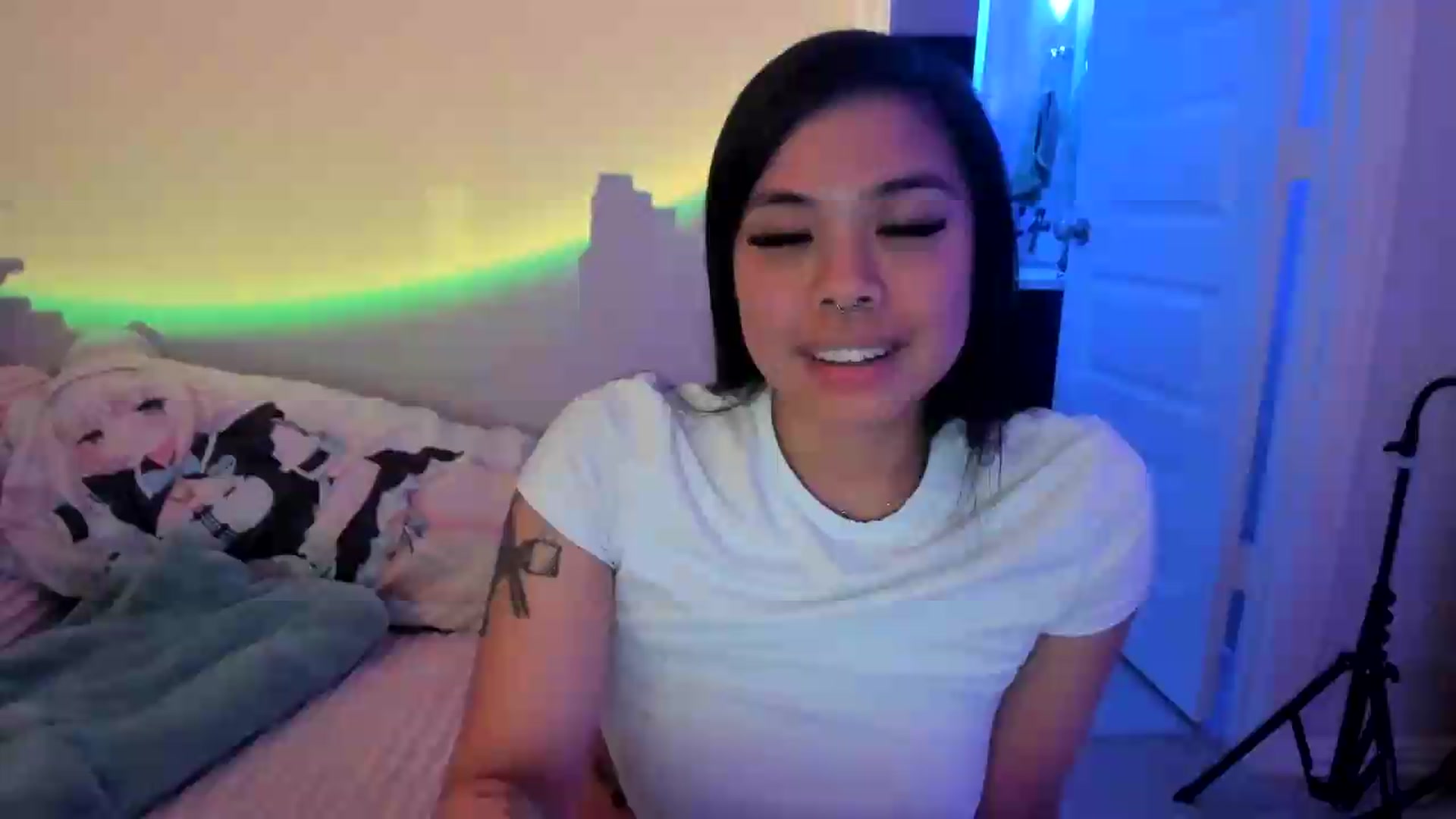 Gallery image thumbnail from dolllface's myfreecams stream on, 07/17/2026, 11:37 image 14 of 20