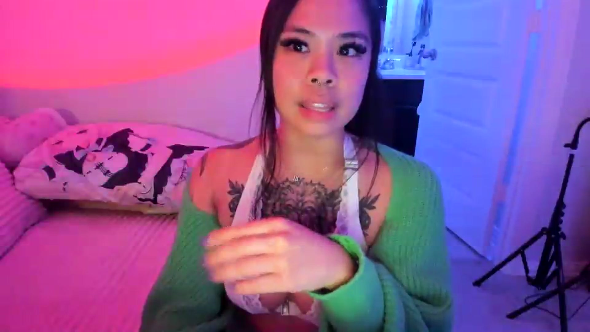 Gallery image thumbnail from dolllface's myfreecams stream on, 07/21/2026, 04:53 image 13 of 20