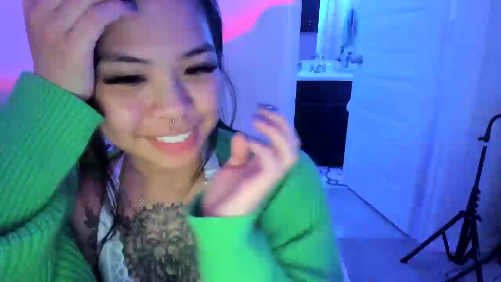 Gallery image thumbnail from dolllface's myfreecams stream on, 07/21/2026, 06:59 image 15 of 20