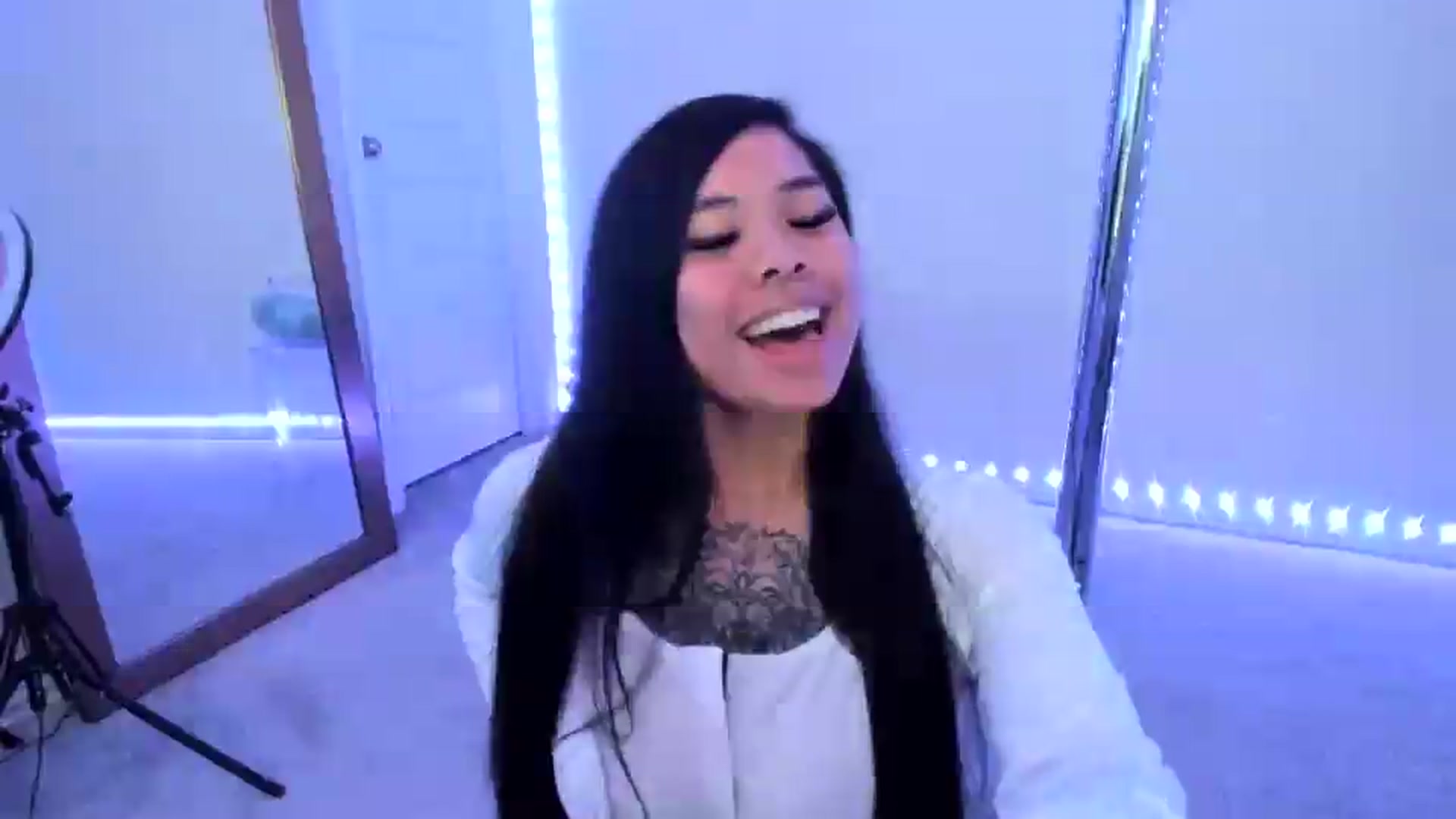 Gallery image thumbnail from dolllface's myfreecams stream on, 07/22/2026, 08:30 image 10 of 20