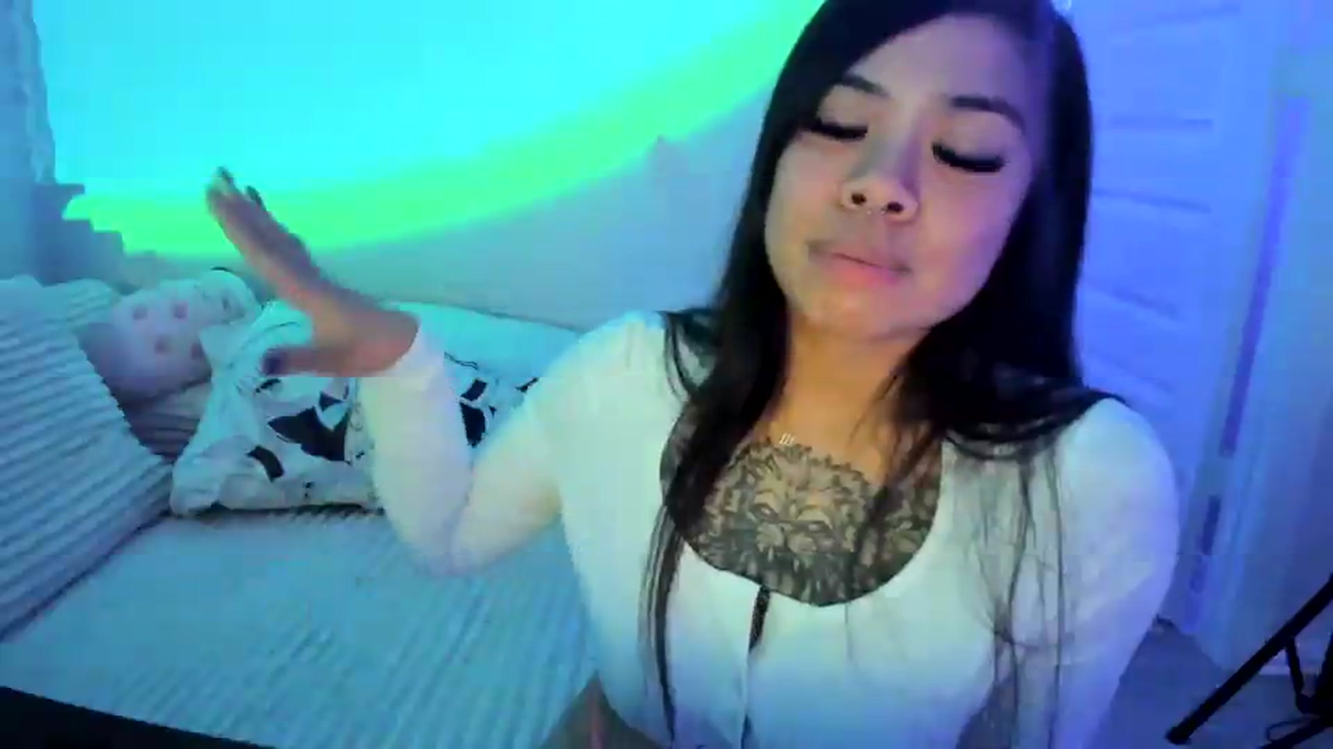 Gallery image thumbnail from dolllface's myfreecams stream on, 07/22/2026, 10:57 image 2 of 20