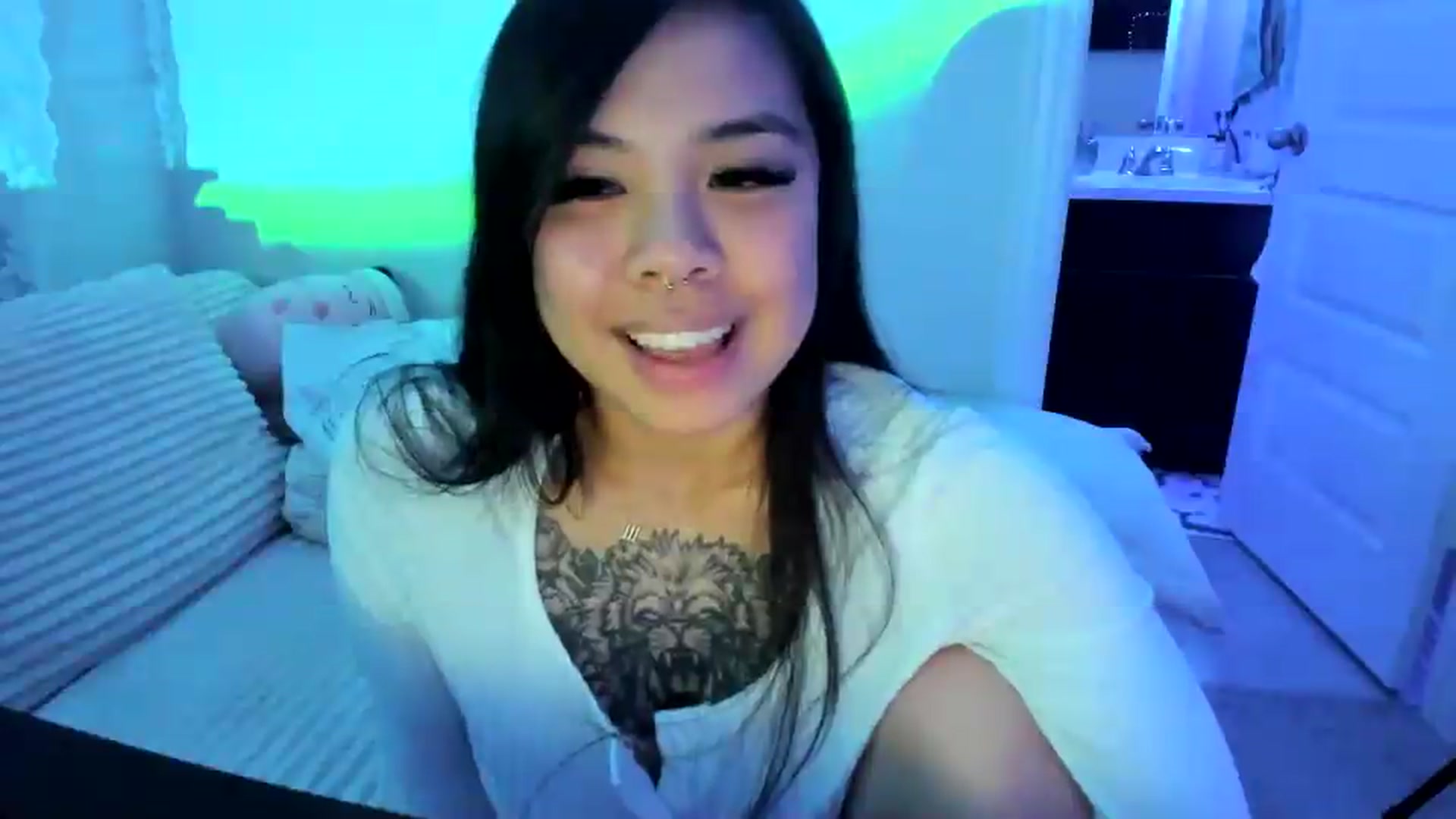 Gallery image thumbnail from dolllface's myfreecams stream on, 07/22/2026, 10:57 image 9 of 20