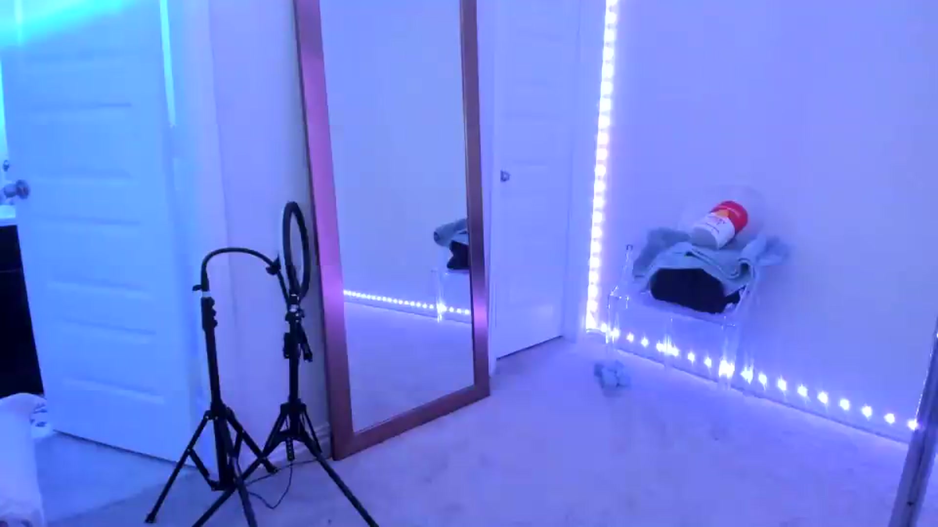 Gallery image thumbnail from dolllface's myfreecams stream on, 08/02/2026, 09:44 image 10 of 20