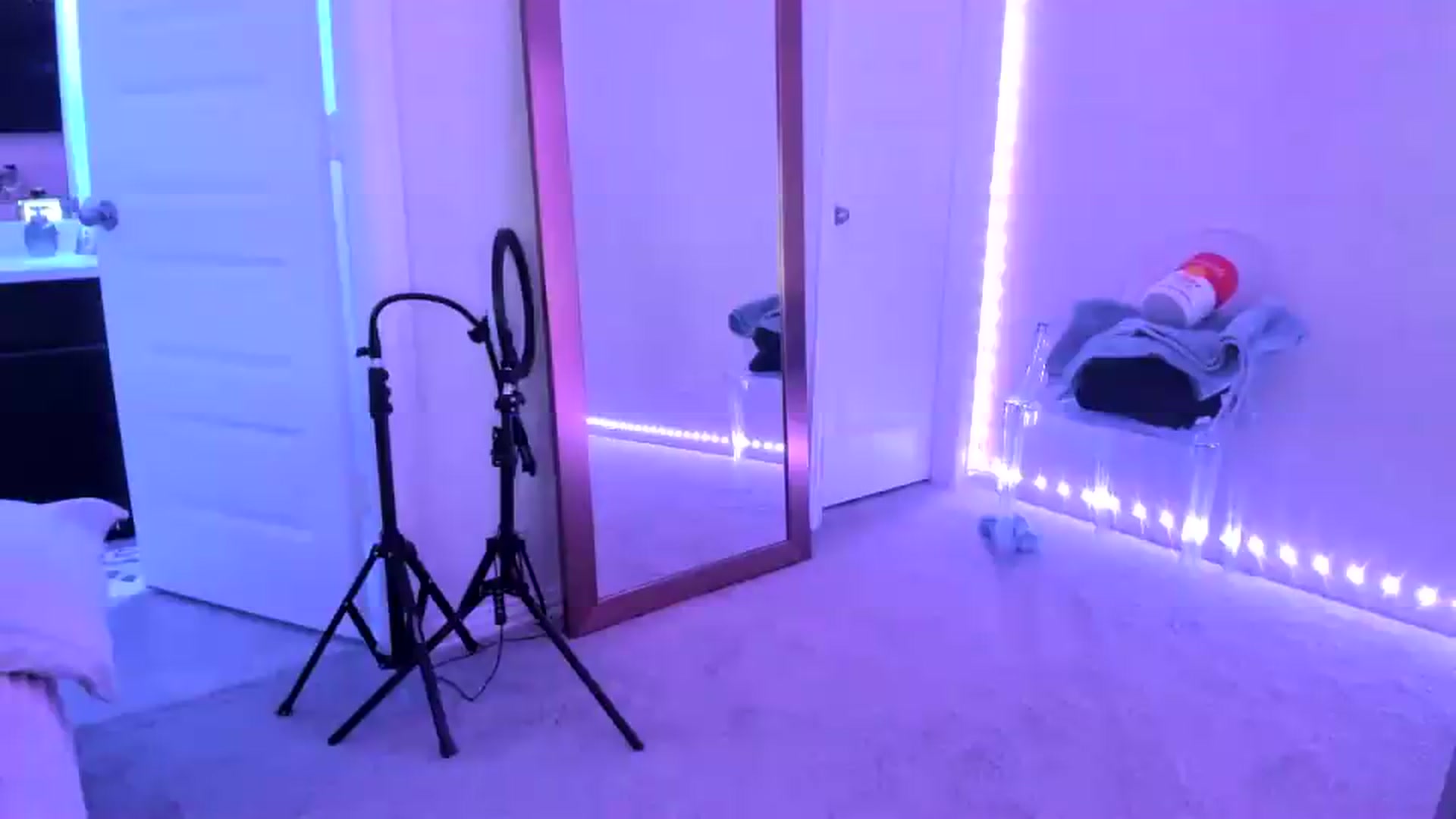 Gallery image thumbnail from dolllface's myfreecams stream on, 08/02/2026, 09:44 image 20 of 20