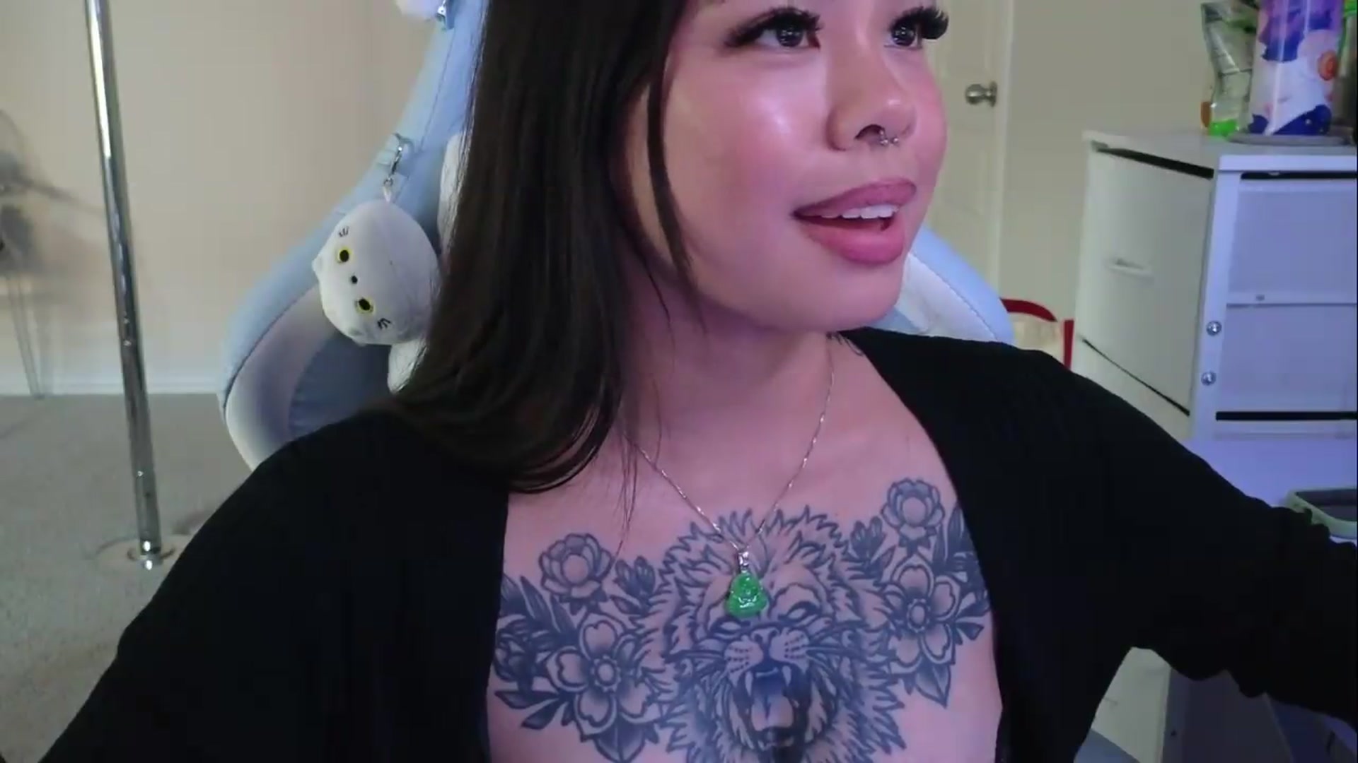 Gallery image thumbnail from dolllface's myfreecams stream on, 08/03/2026, 24:00 image 12 of 20