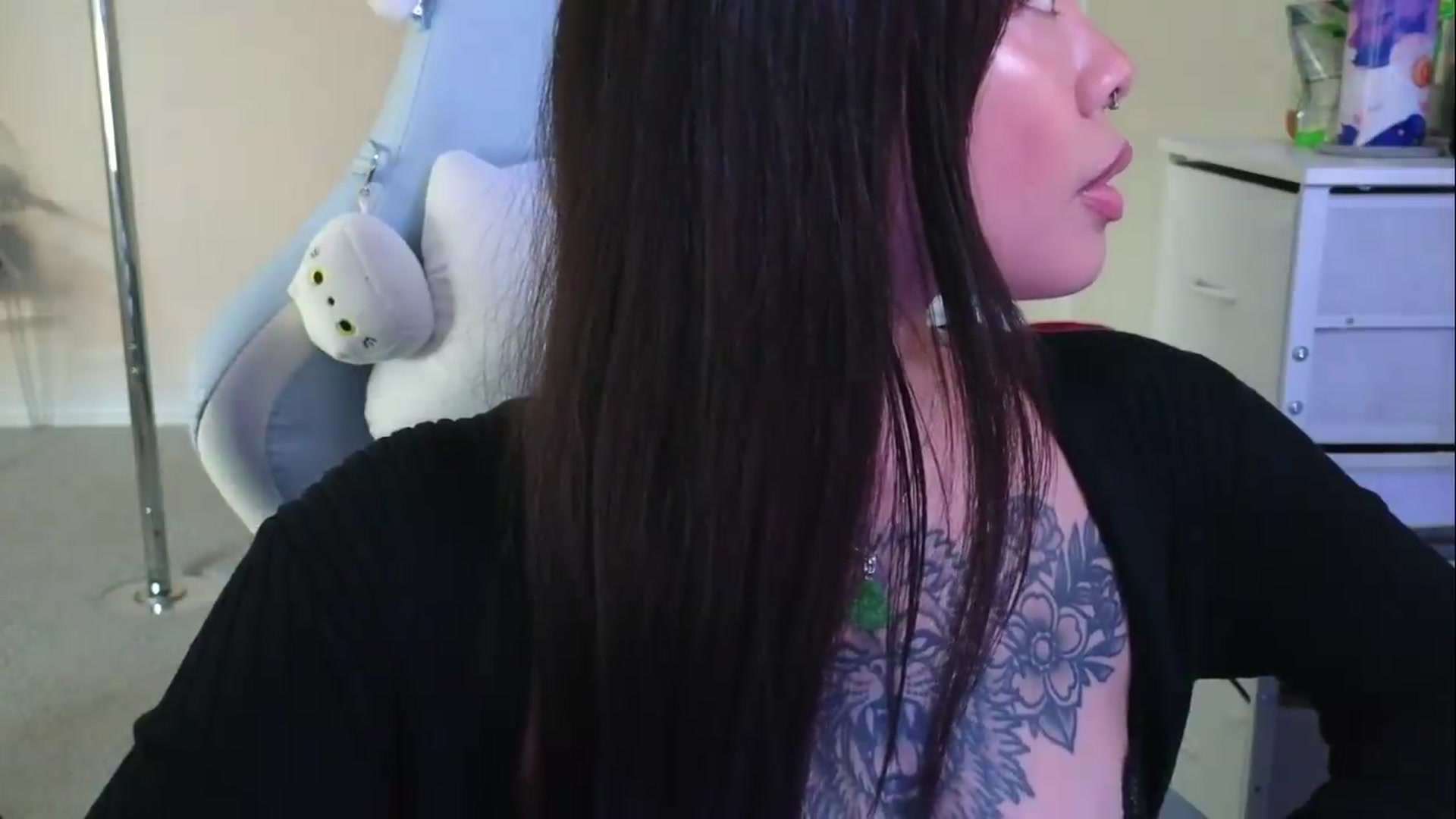 Gallery image thumbnail from dolllface's myfreecams stream on, 08/03/2026, 24:00 image 13 of 20