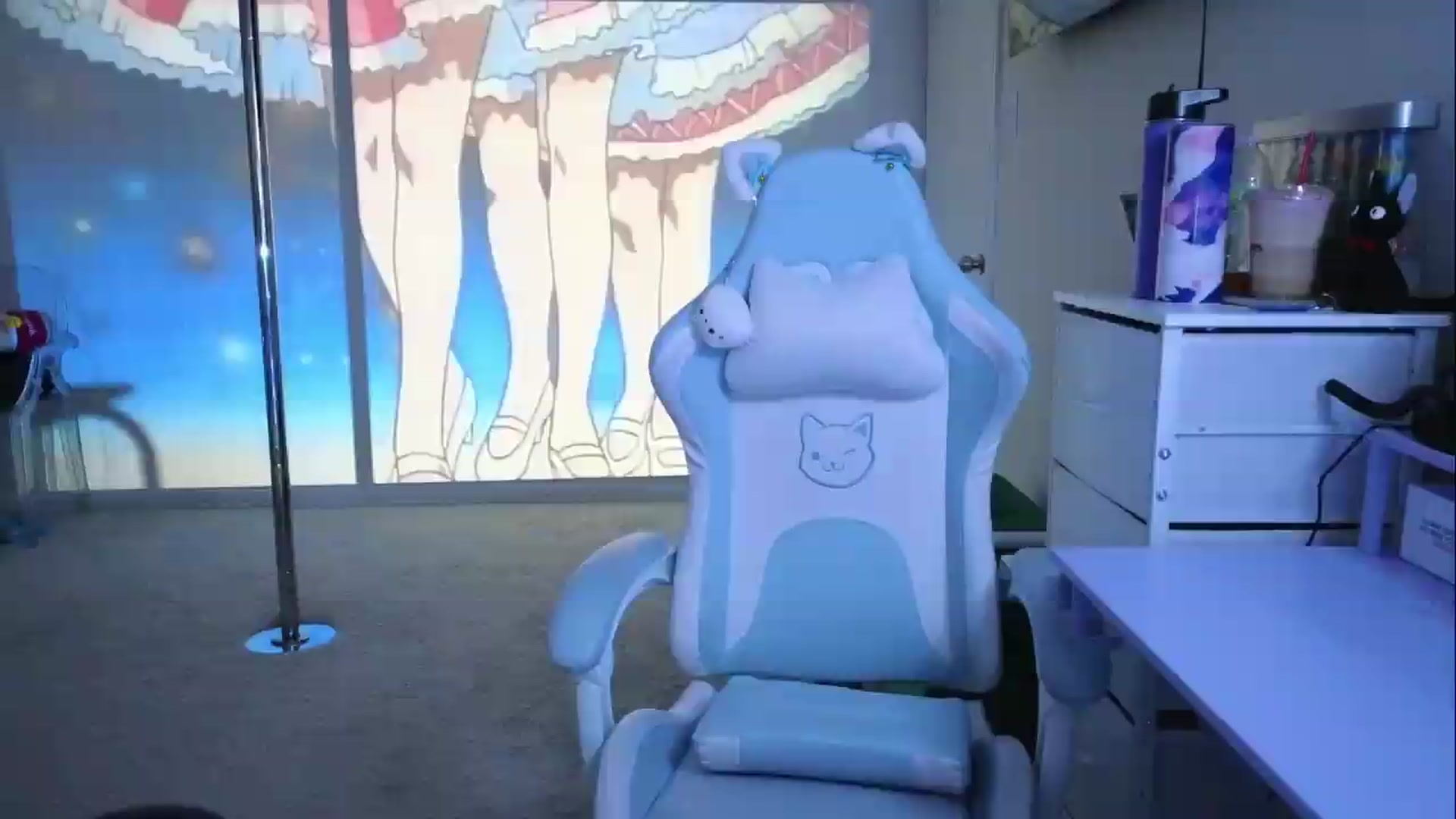 Gallery image thumbnail from dolllface's myfreecams stream on, 08/03/2026, 01:59 image 4 of 20