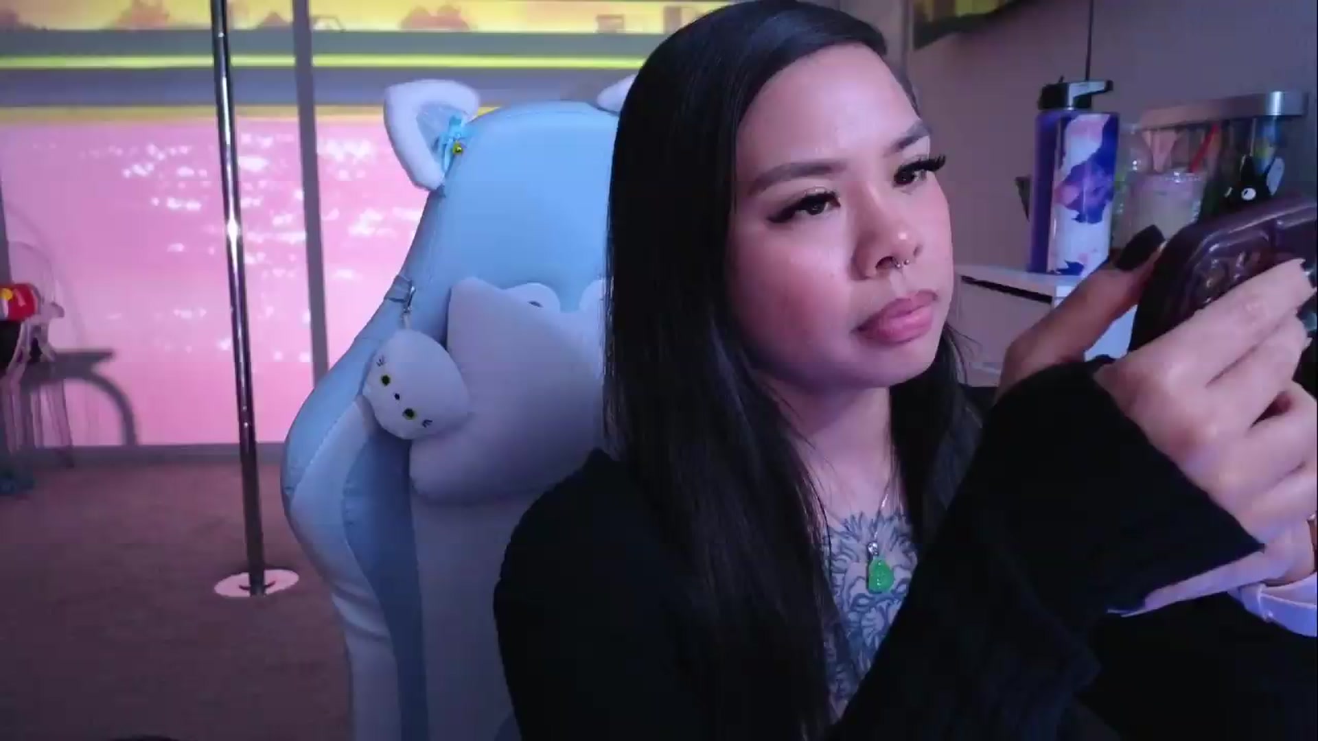 Gallery image thumbnail from dolllface's myfreecams stream on, 08/03/2026, 01:59 image 10 of 20