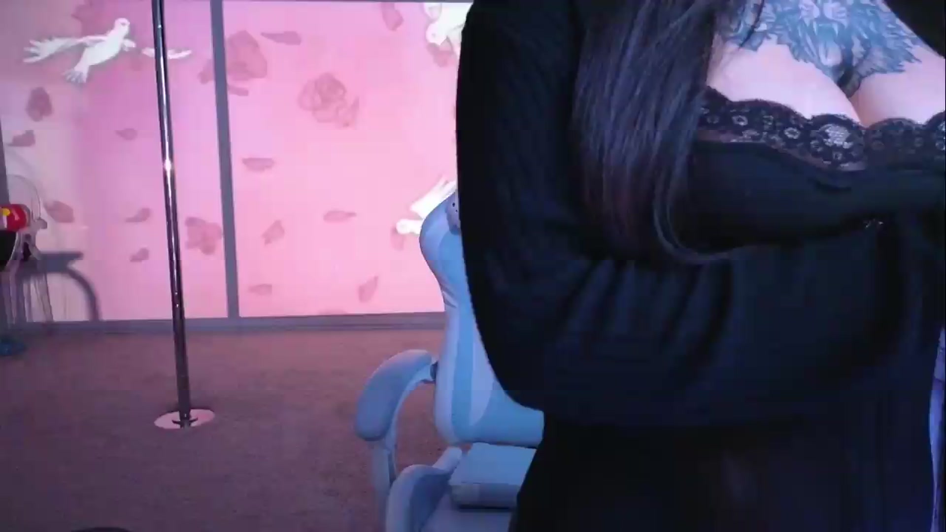 Gallery image thumbnail from dolllface's myfreecams stream on, 08/03/2026, 01:59 image 5 of 20