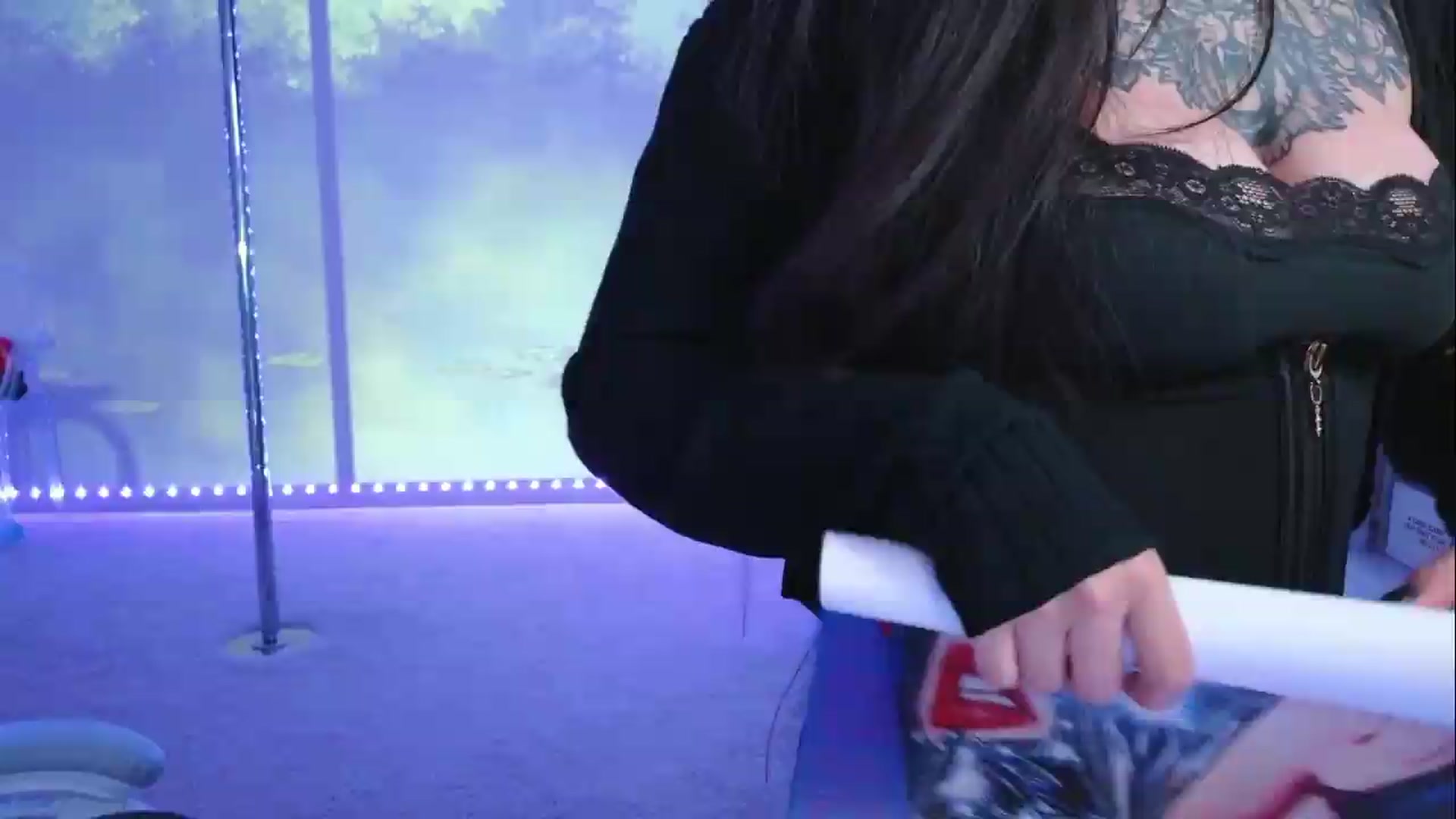Gallery image thumbnail from dolllface's myfreecams stream on, 08/03/2026, 03:35 image 5 of 20