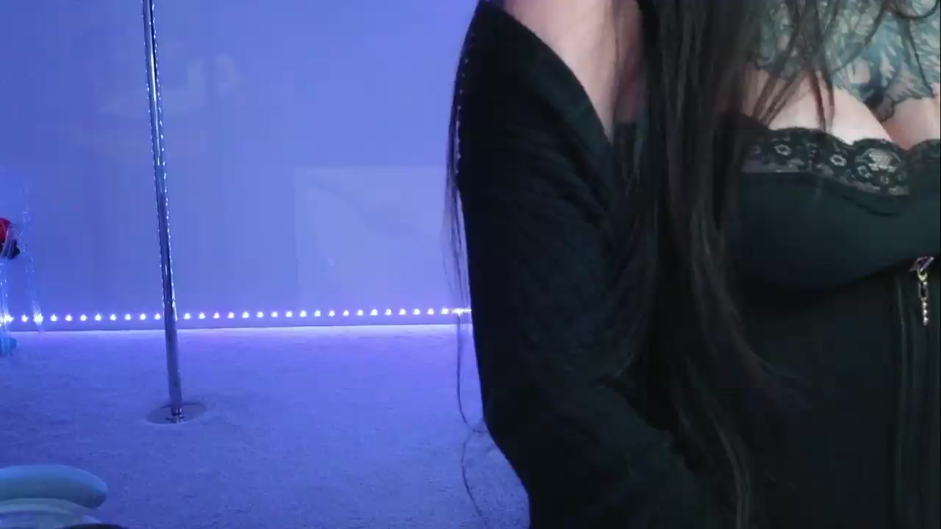 Gallery image thumbnail from dolllface's myfreecams stream on, 08/03/2026, 03:35 image 17 of 20