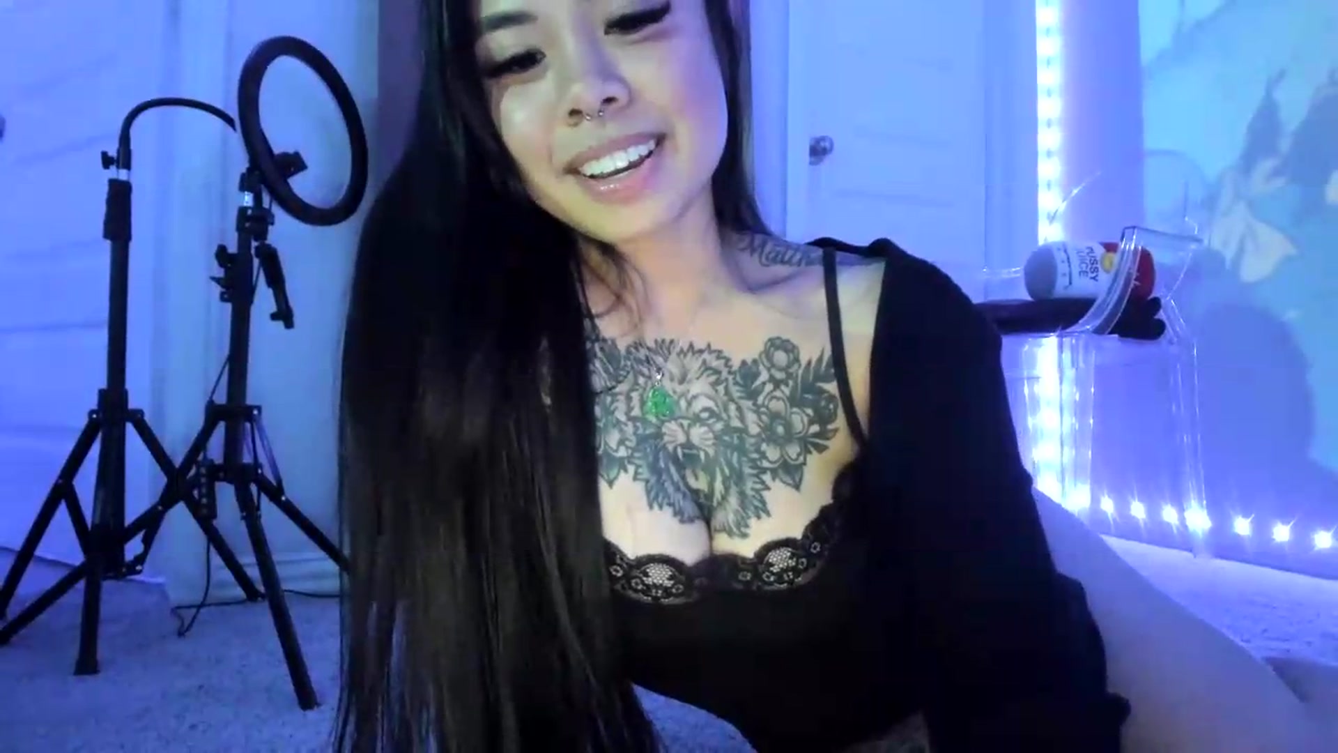 Gallery image thumbnail from dolllface's myfreecams stream on, 08/03/2026, 09:03 image 15 of 20