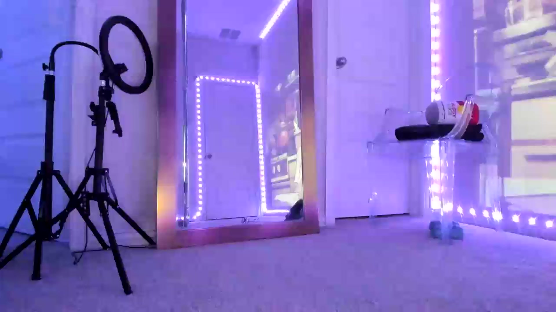 Gallery image thumbnail from dolllface's myfreecams stream on, 08/03/2026, 09:03 image 17 of 20