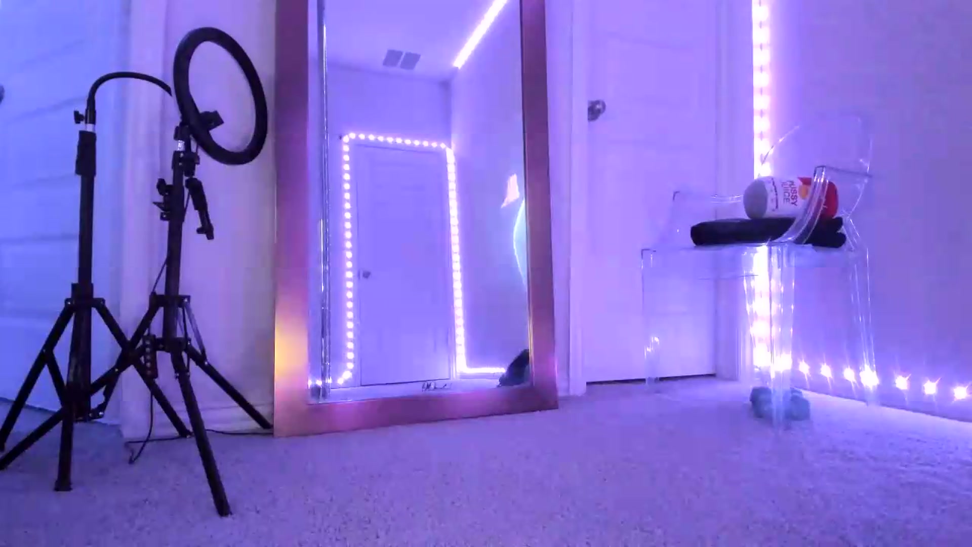 Gallery image thumbnail from dolllface's myfreecams stream on, 08/03/2026, 09:03 image 18 of 20