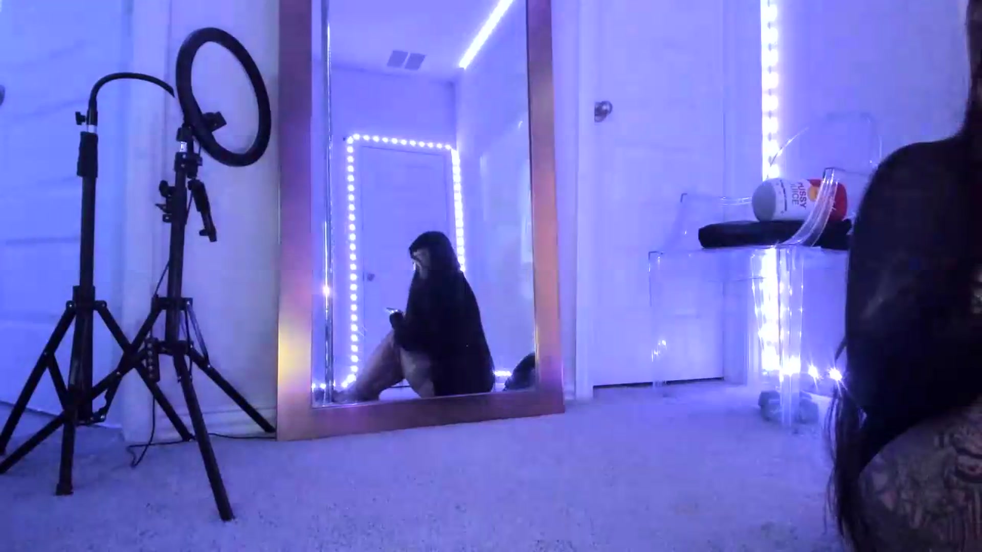 Gallery image thumbnail from dolllface's myfreecams stream on, 08/03/2026, 09:03 image 14 of 20