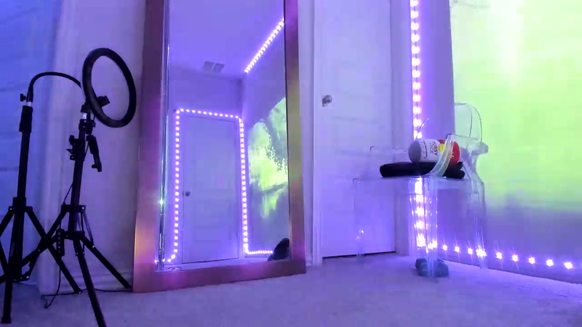 Gallery image thumbnail from dolllface's myfreecams stream on, 08/03/2026, 09:03 image 9 of 20