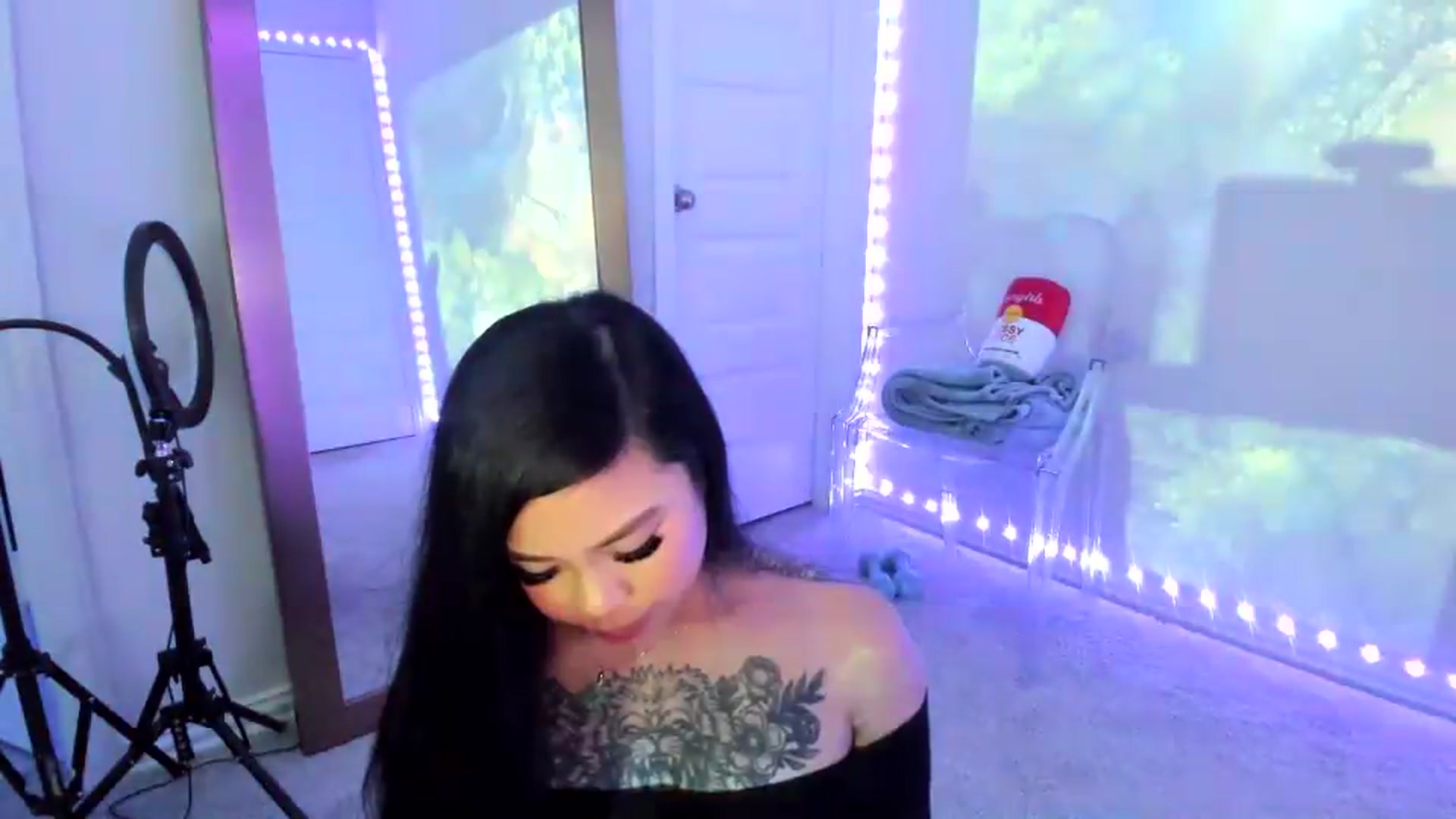 Gallery image thumbnail from dolllface's myfreecams stream on, 08/04/2026, 04:28 image 15 of 20