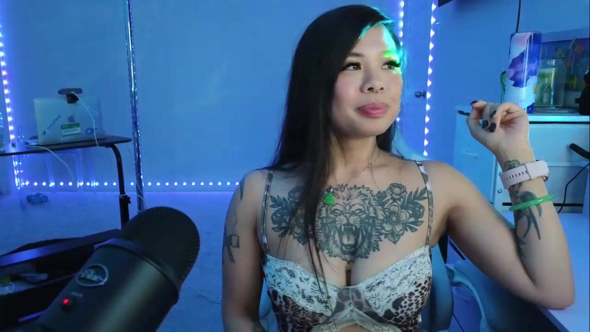 Gallery image thumbnail from dolllface's myfreecams stream on, 08/04/2026, 04:50 image 20 of 20